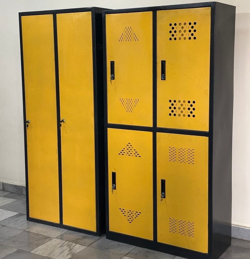 Шкаф металлический для одежды