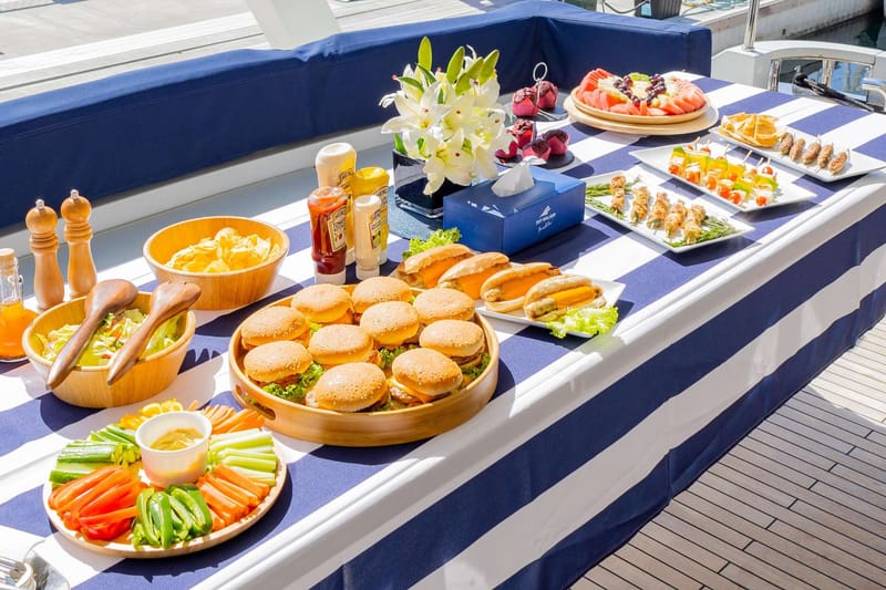 Dubai Yatch Tour