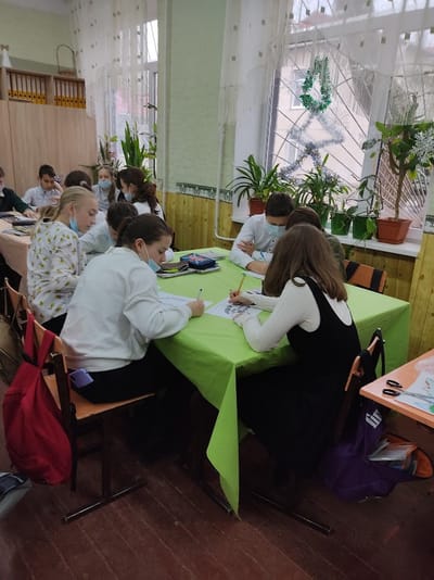 „ACCELERATUL” de G. Topârceanu.  Imagini artistice. Structura poeziei