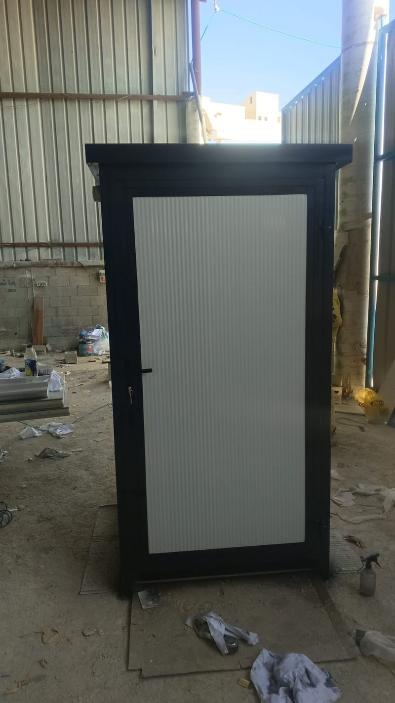 תא שירותים נייד 110×110 למכירה