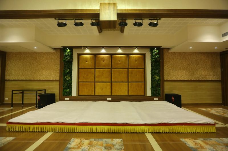 Pillarless Banquet Hall