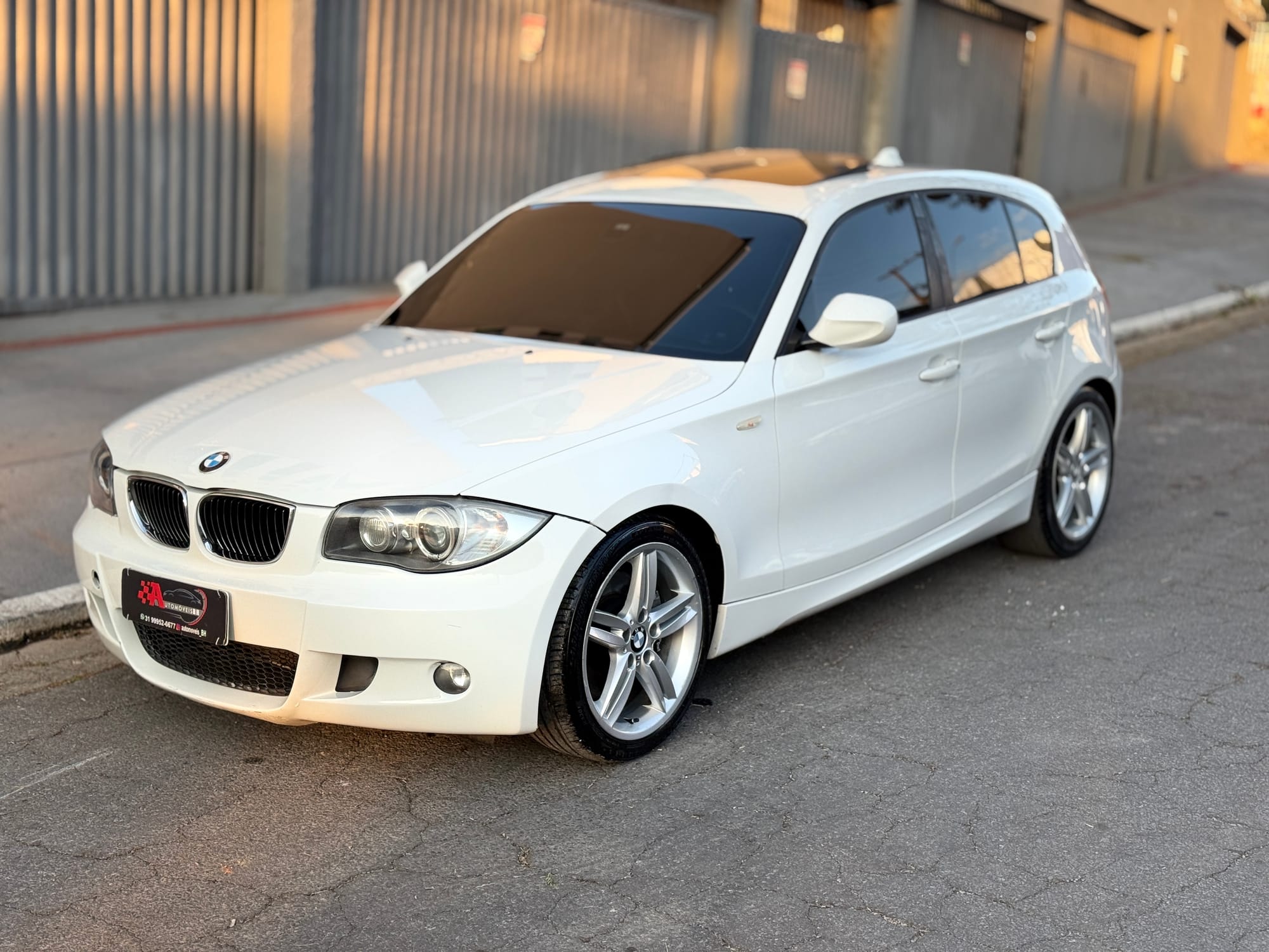 BMW 130i 3.0 2010/2011 – Branco – 140.000 km – Raridade!