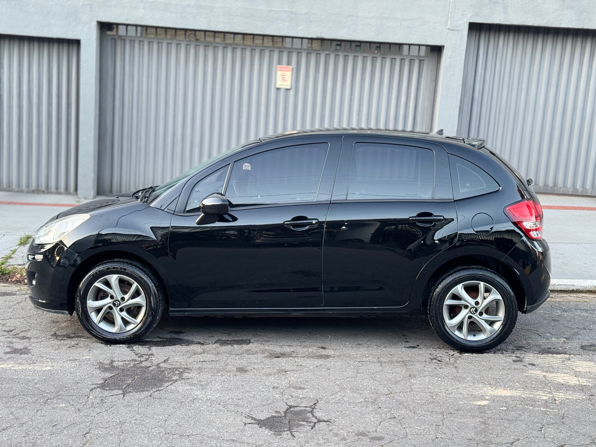 Citroën C3 Attraction 1.5 8V Flex - 2015/2016 - Manual - Preto - Estado de Zero