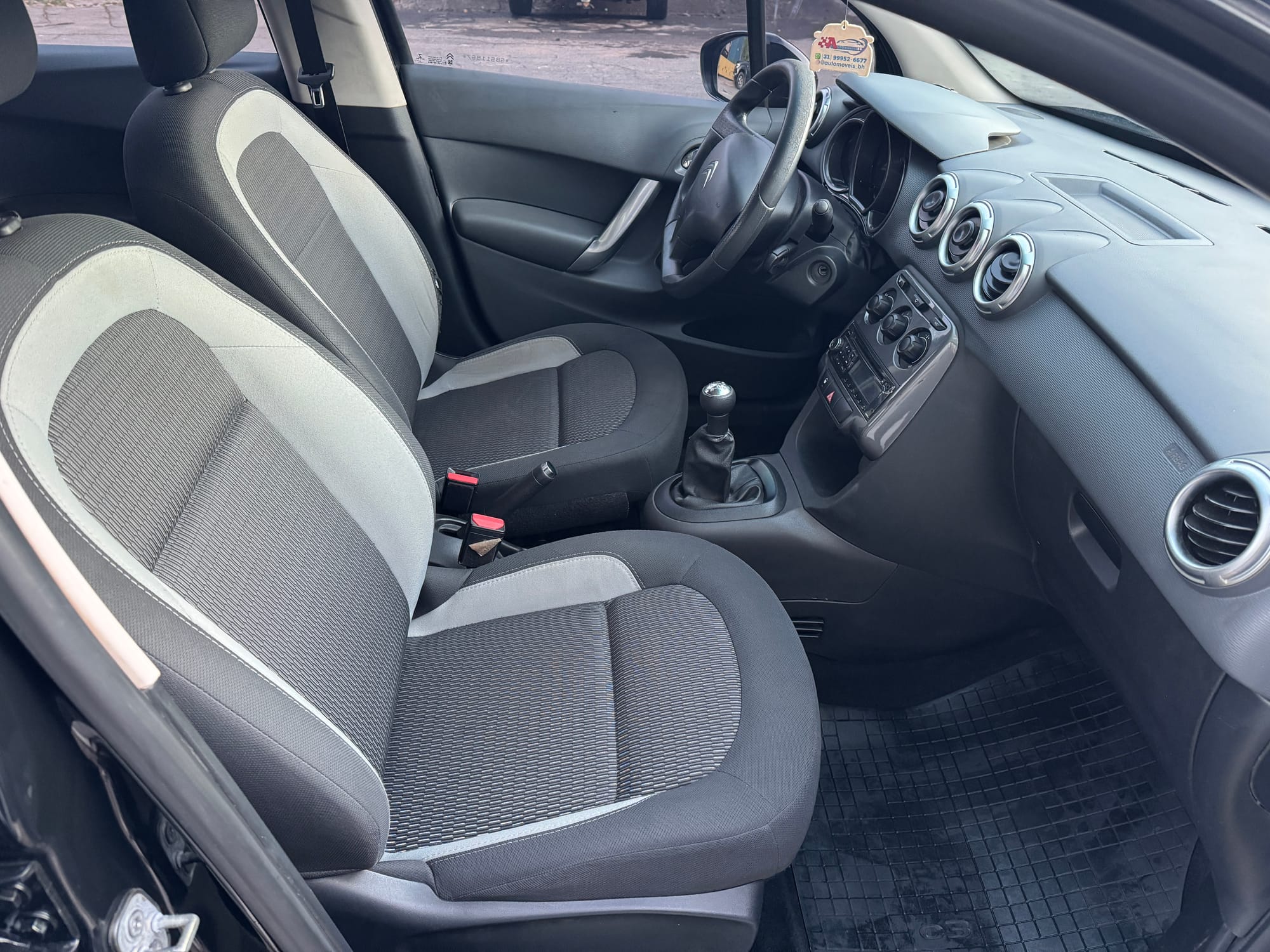 Citroën C3 Attraction 1.5 8V Flex - 2015/2016 - Manual - Preto - Estado de Zero