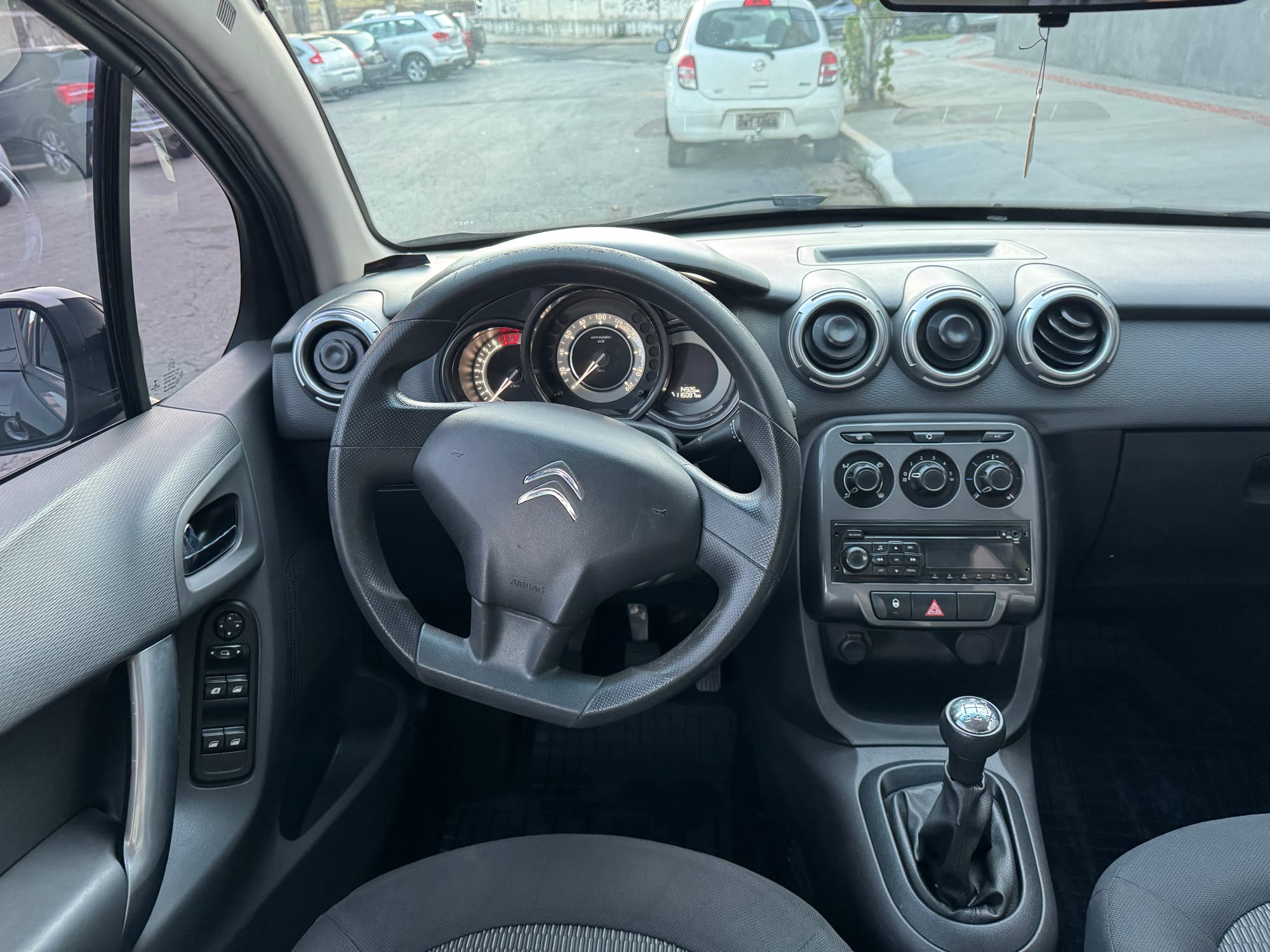 Citroën C3 Attraction 1.5 8V Flex - 2015/2016 - Manual - Preto - Estado de Zero