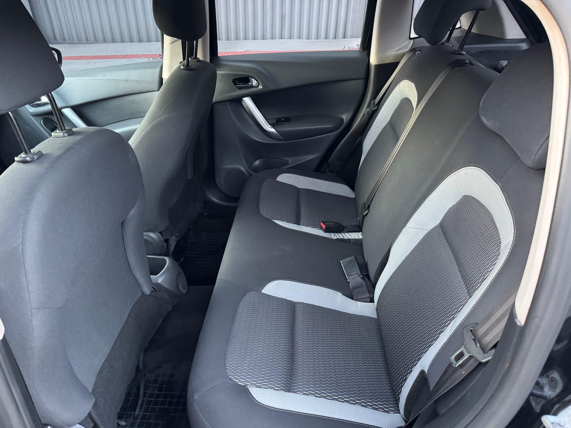 Citroën C3 Attraction 1.5 8V Flex - 2015/2016 - Manual - Preto - Estado de Zero