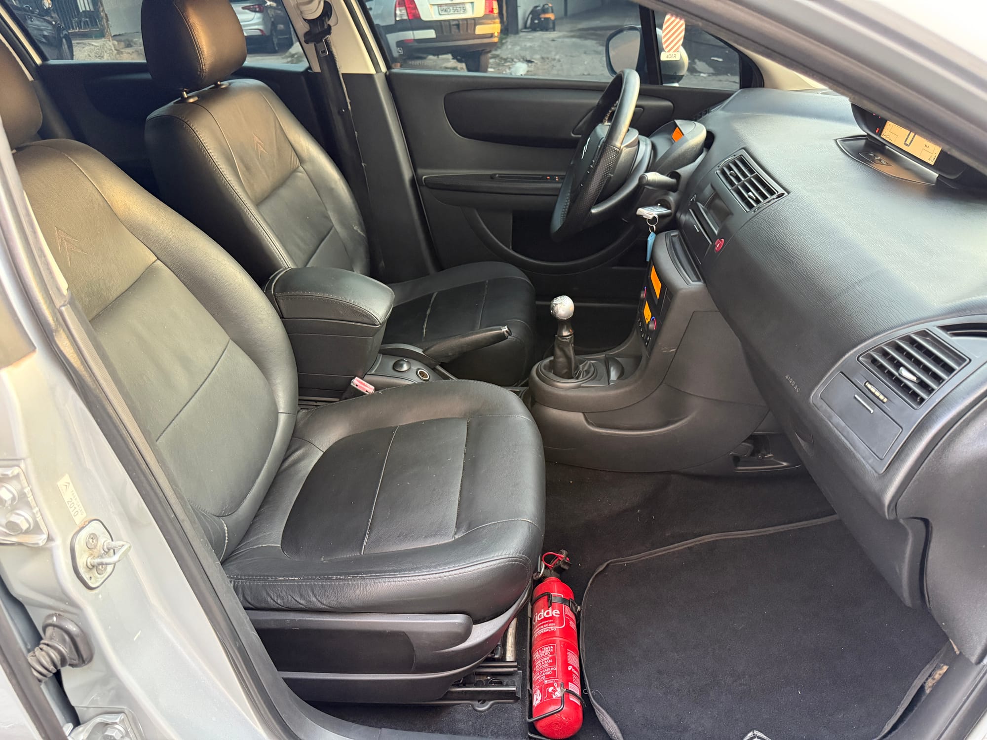 Citroën C4 Exclusive 2.0 Manual – 2010/2011 Prata | 140.000 km | Impecável