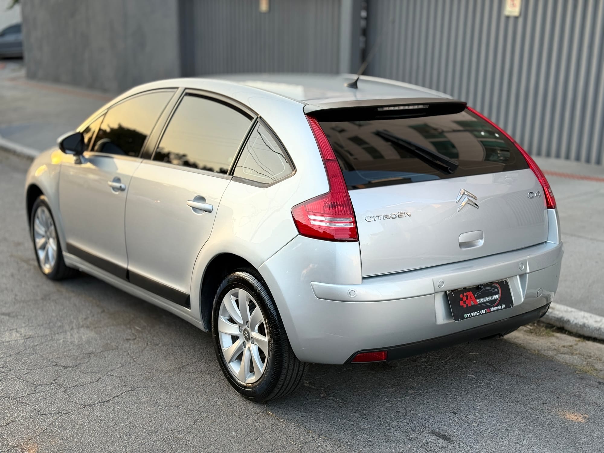 Citroën C4 Exclusive 2.0 Manual – 2010/2011 Prata | 140.000 km | Impecável