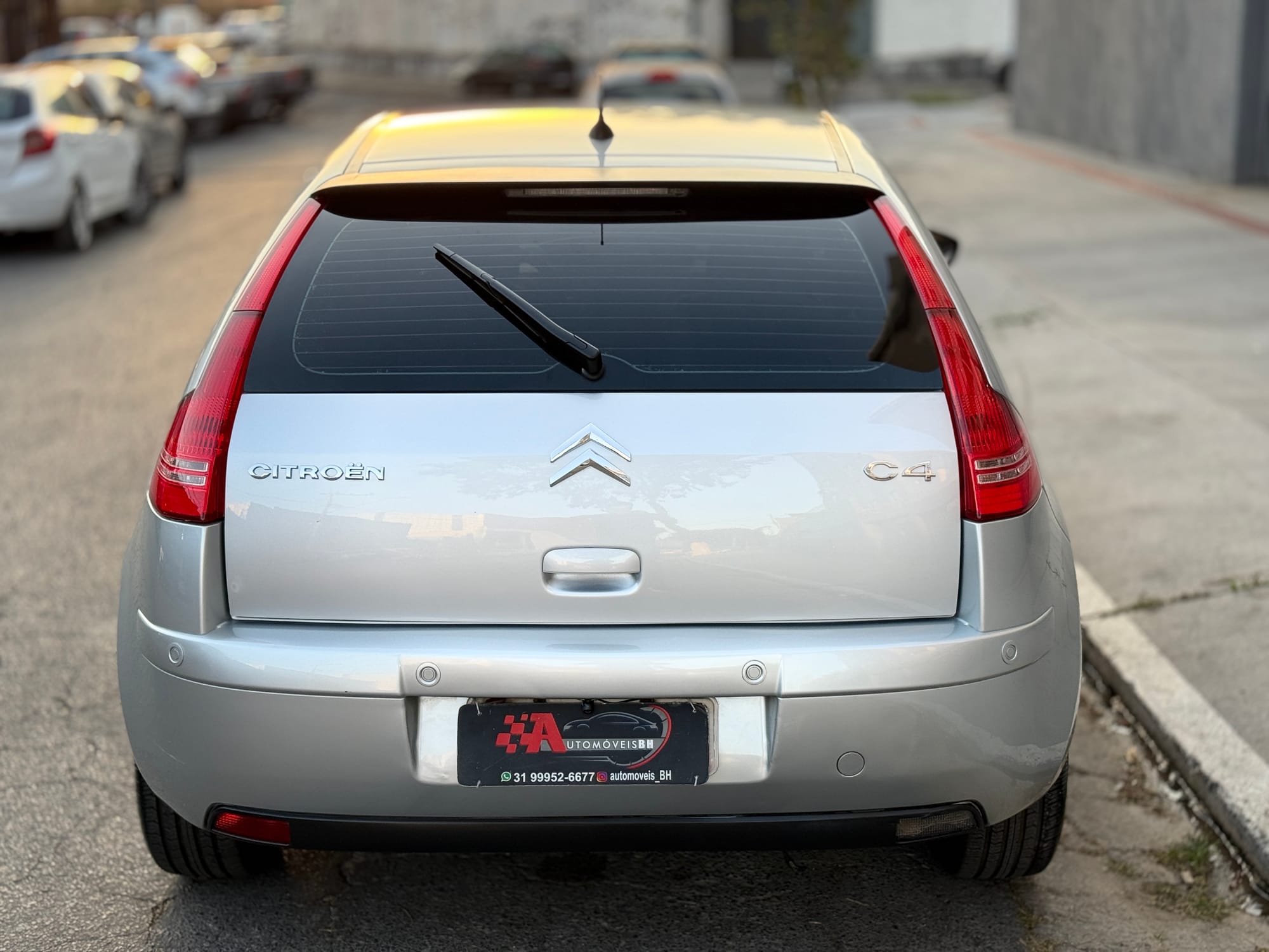 Citroën C4 Exclusive 2.0 Manual – 2010/2011 Prata | 140.000 km | Impecável