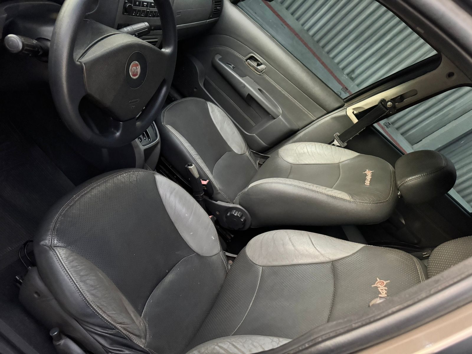 FIAT PALIO ADVENTURE LOCKER WEEKEND 1.8 DUALOGIC 11/12 – CINZA FLEX