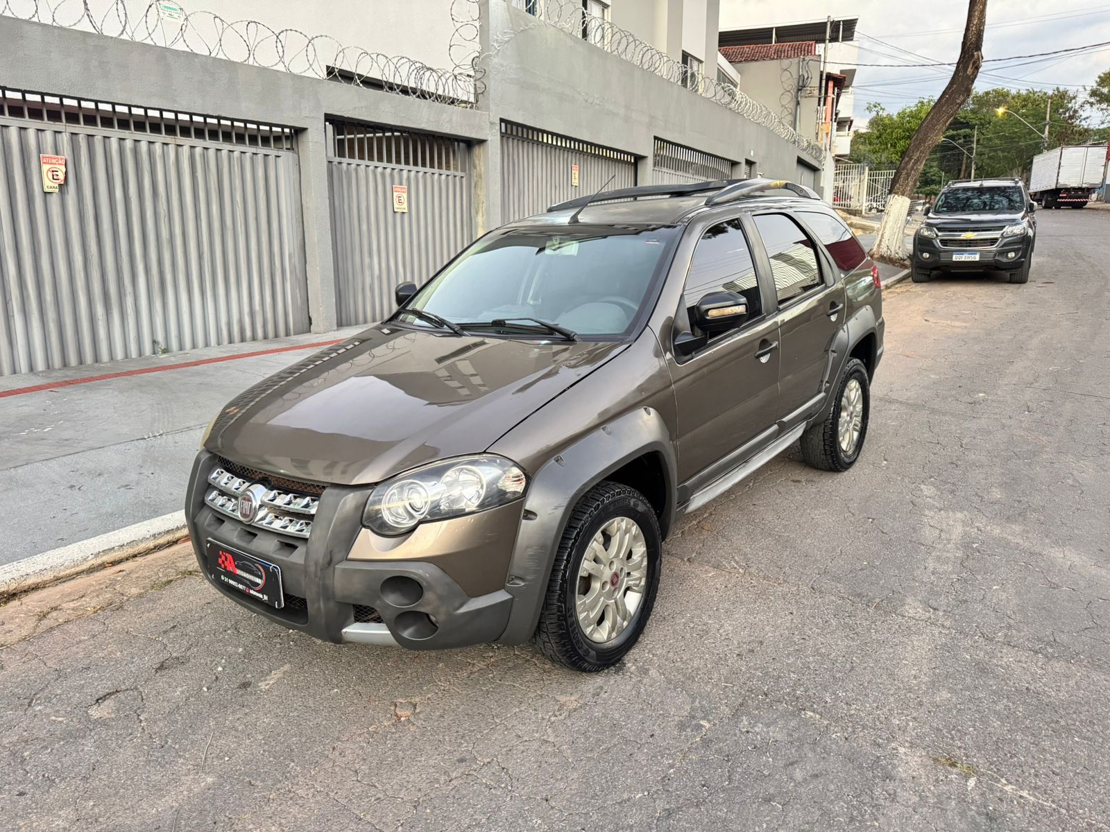 FIAT PALIO ADVENTURE LOCKER WEEKEND 1.8 DUALOGIC 11/12 – CINZA FLEX