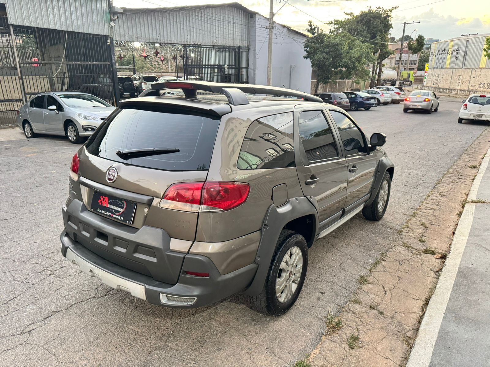 FIAT PALIO ADVENTURE LOCKER WEEKEND 1.8 DUALOGIC 11/12 – CINZA FLEX