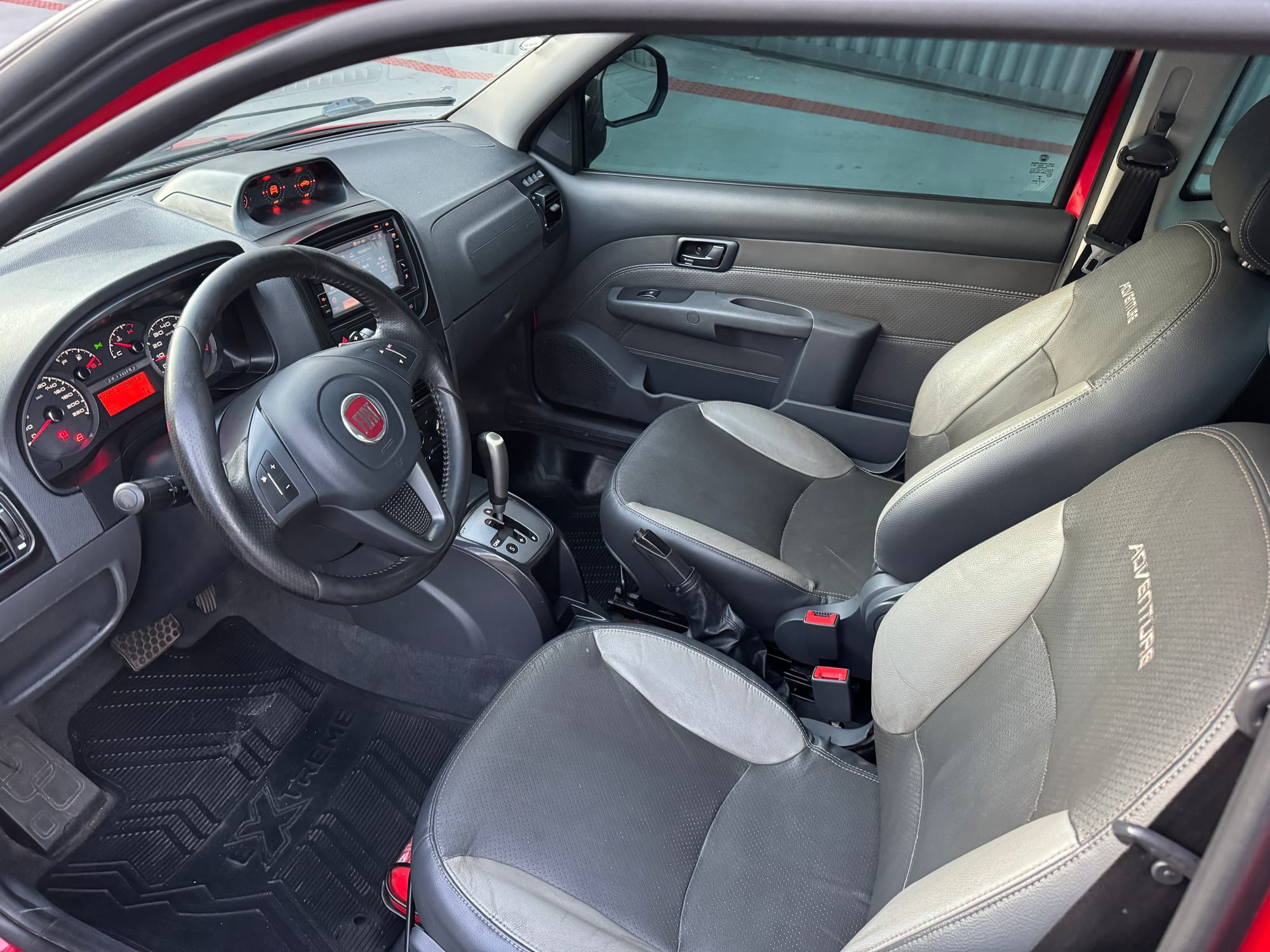 FIAT STRADA ADVENTURE LOCKER DUALOGIC 1.8 FLEX - 2015/2016