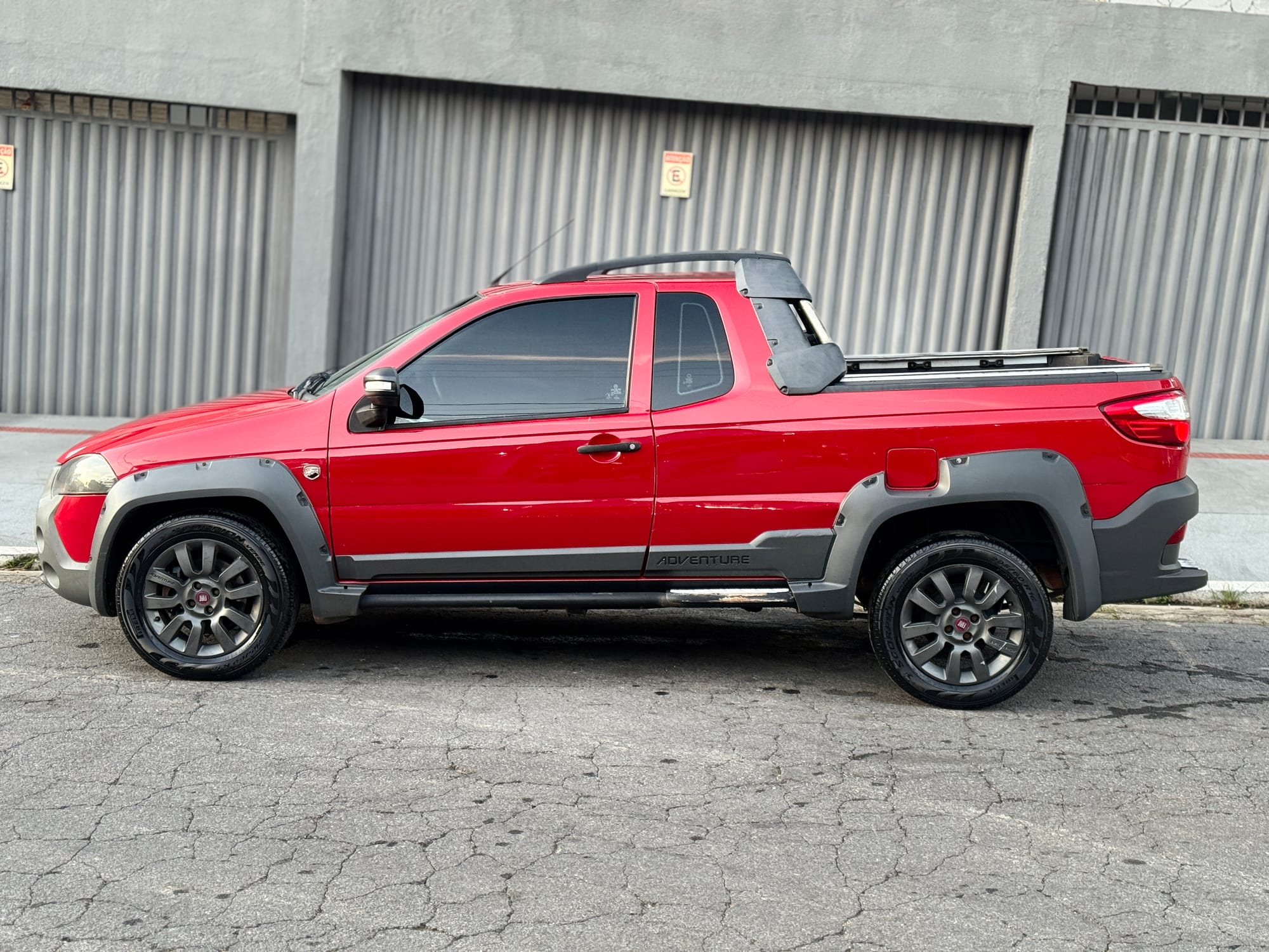 FIAT STRADA ADVENTURE LOCKER DUALOGIC 1.8 FLEX - 2015/2016