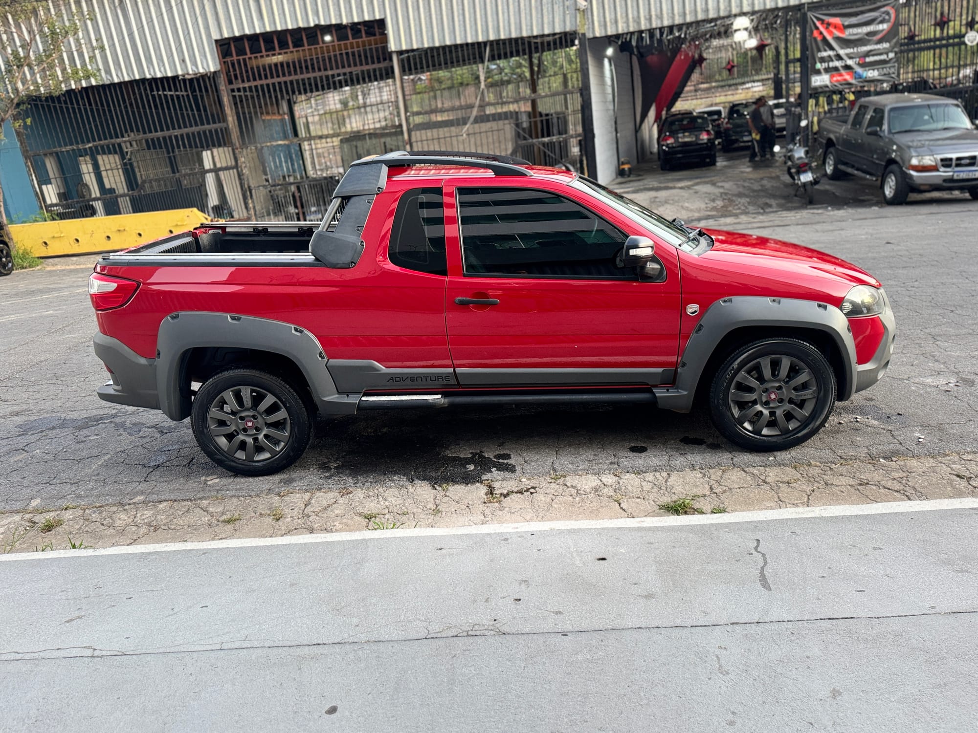 FIAT STRADA ADVENTURE LOCKER DUALOGIC 1.8 FLEX - 2015/2016