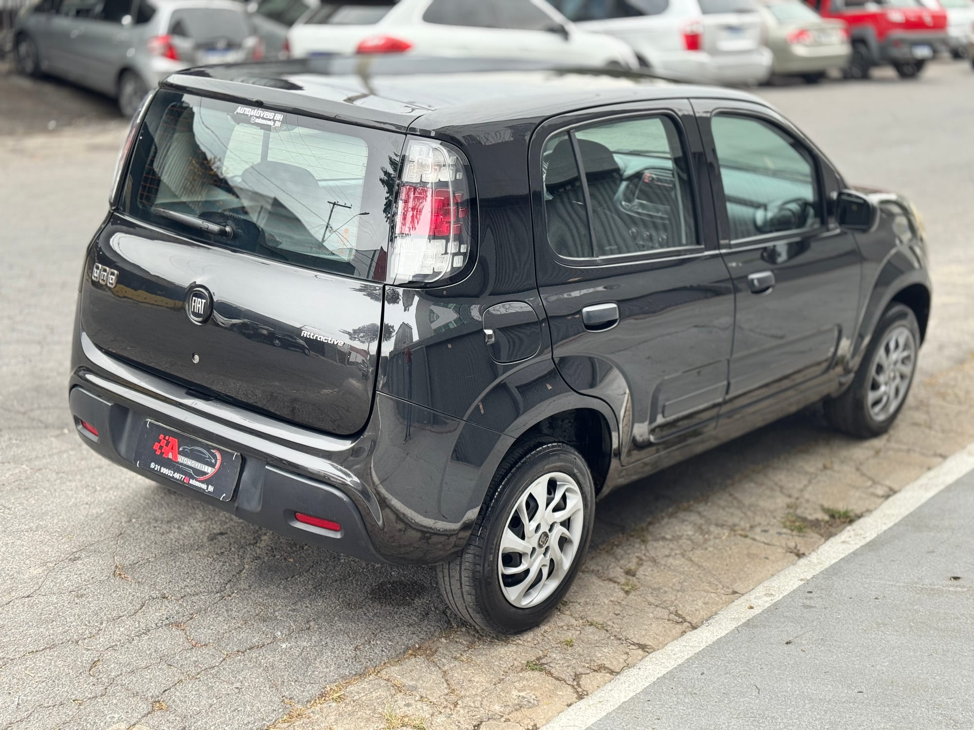 Fiat Uno Attractive 1.0 Flex 2016/2017 – 120.000 km – Preto
