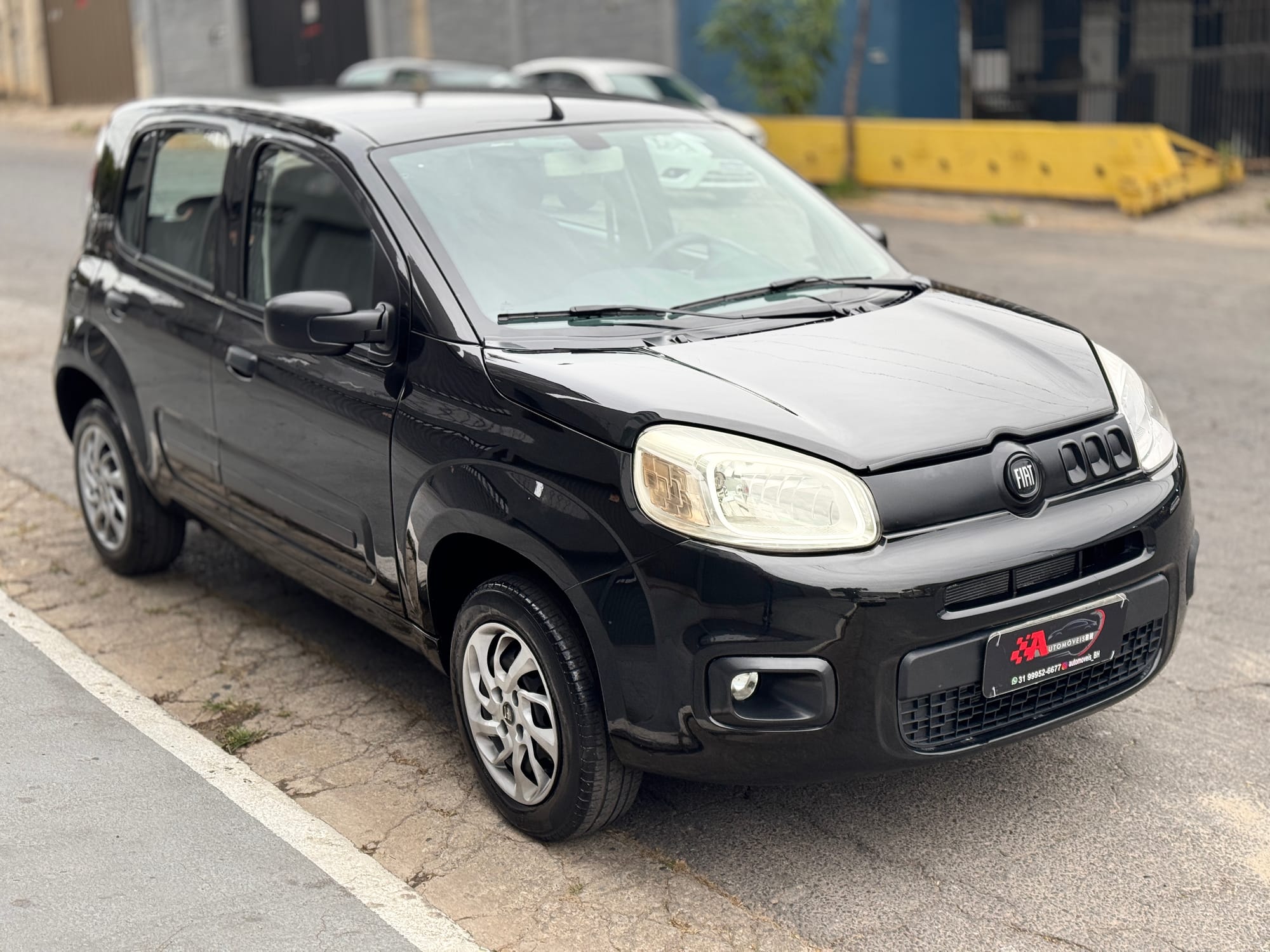 Fiat Uno Attractive 1.0 Flex 2016/2017 – 120.000 km – Preto