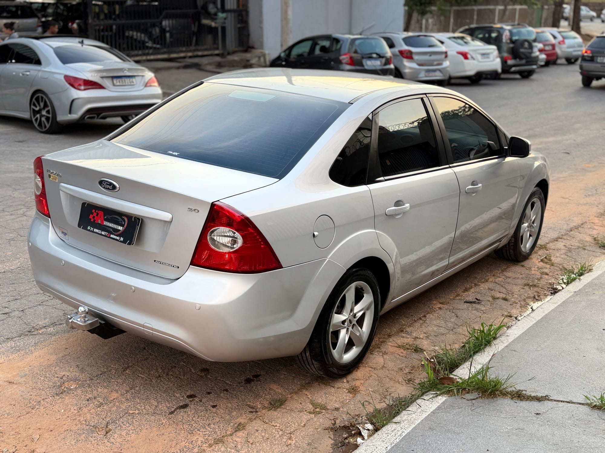 FORD FOCUS 2.0 GLX SEDAN 16V AUTOMÁTICO 10/11 – PRATA