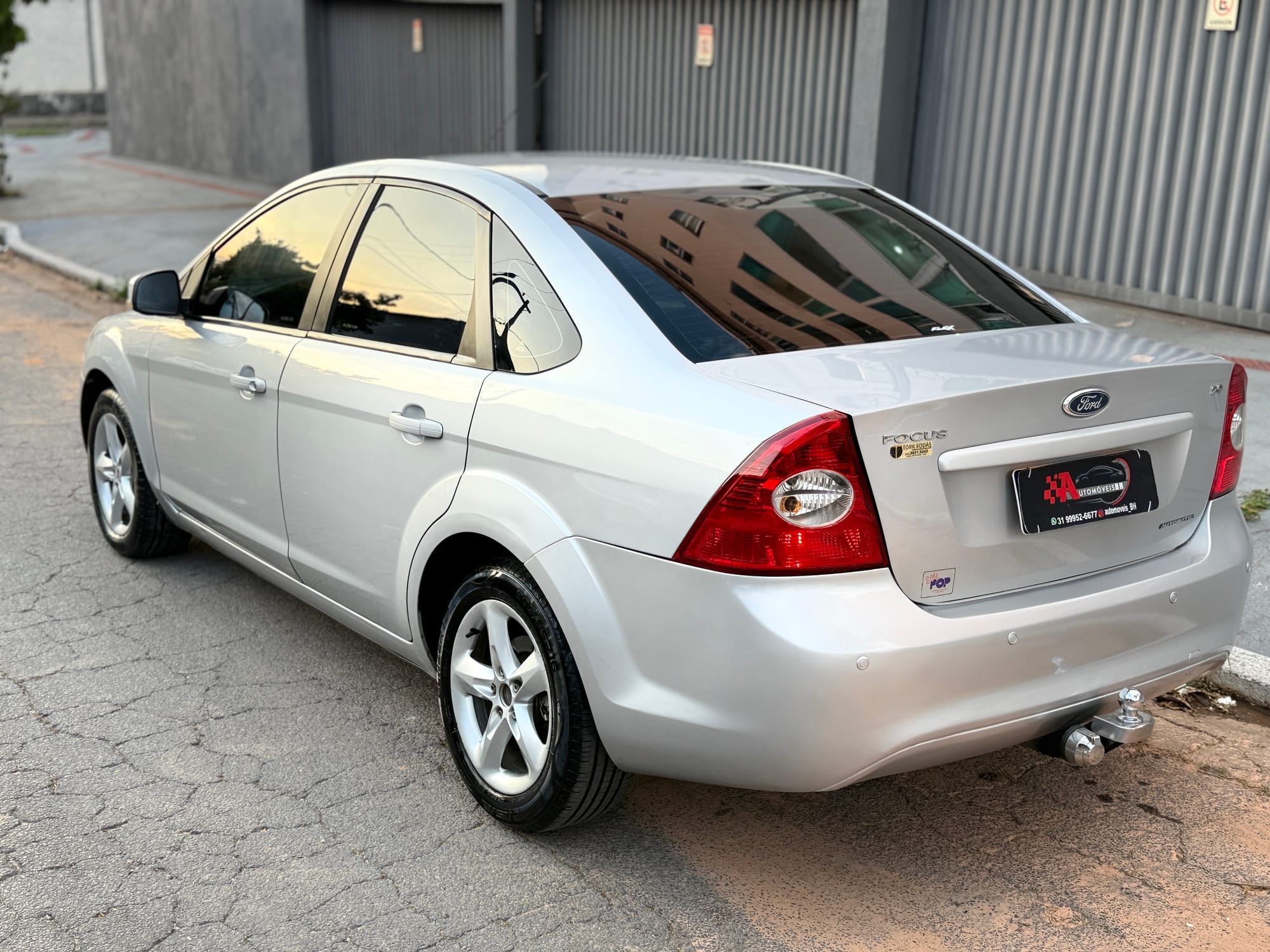 FORD FOCUS 2.0 GLX SEDAN 16V AUTOMÁTICO 10/11 – PRATA