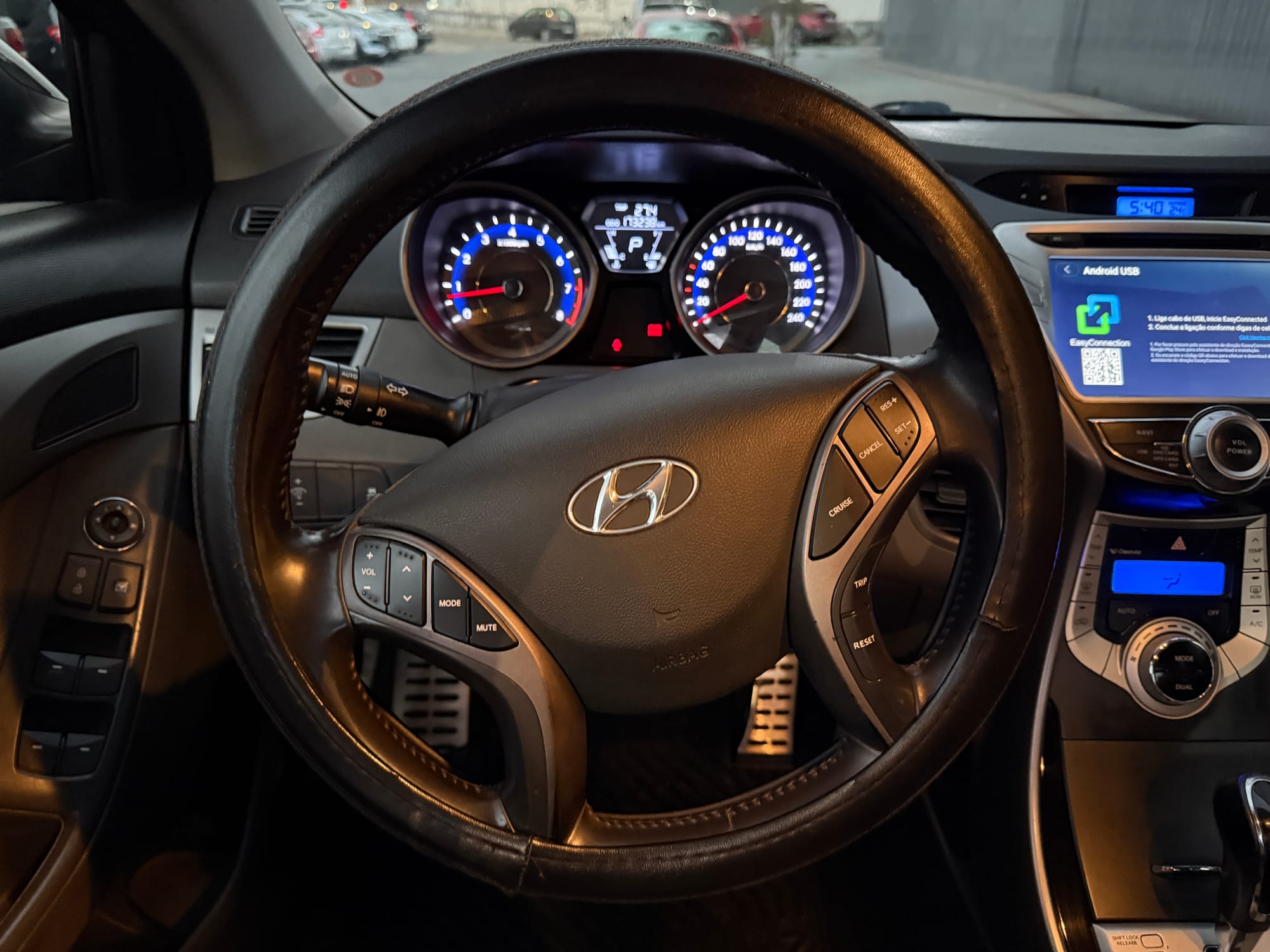 Hyundai Elantra GLS Automático 1.8 – 2011/2012