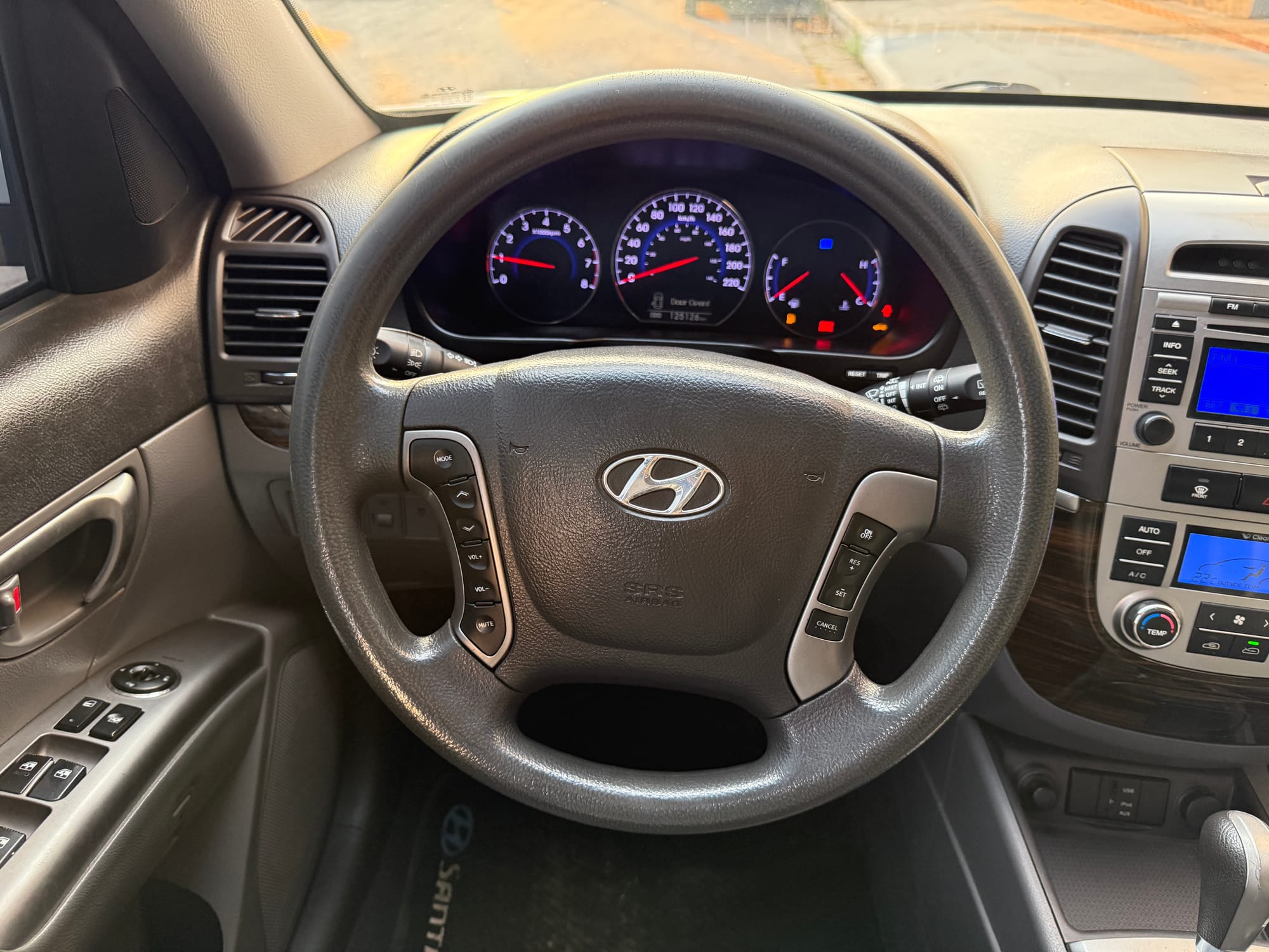 Hyundai Santa Fe 2.4 Automática – 2011/2012 Prata – 120.000 km