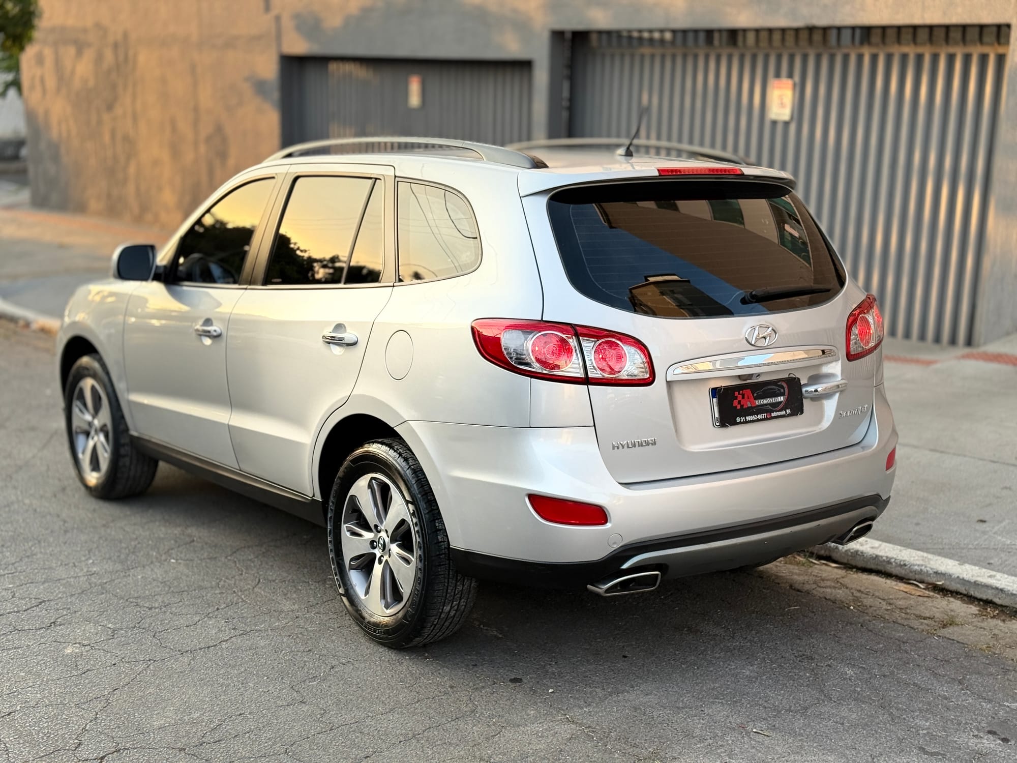 Hyundai Santa Fe 2.4 Automática – 2011/2012 Prata – 120.000 km