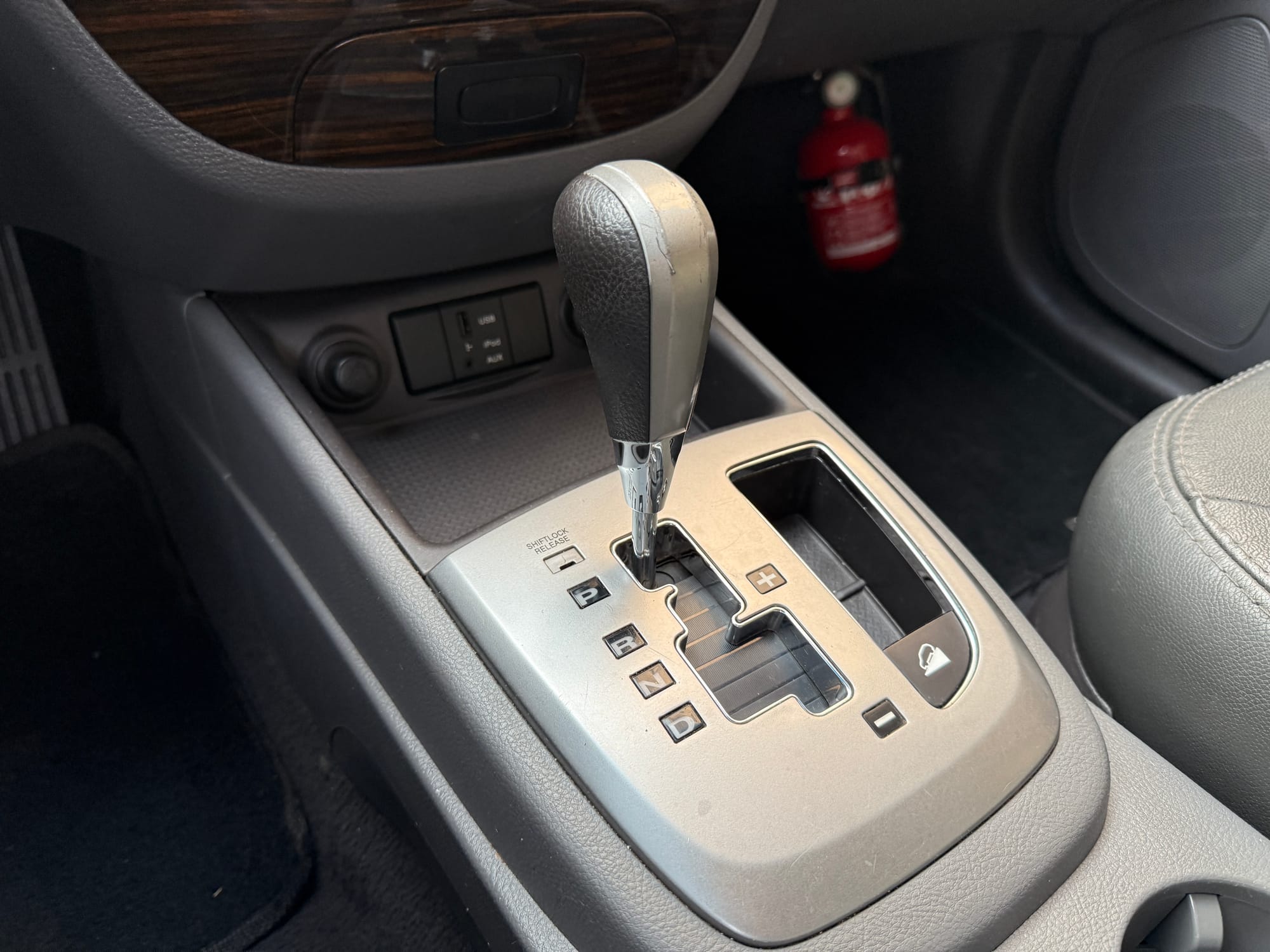 Hyundai Santa Fe 2.4 Automática – 2011/2012 Prata – 120.000 km