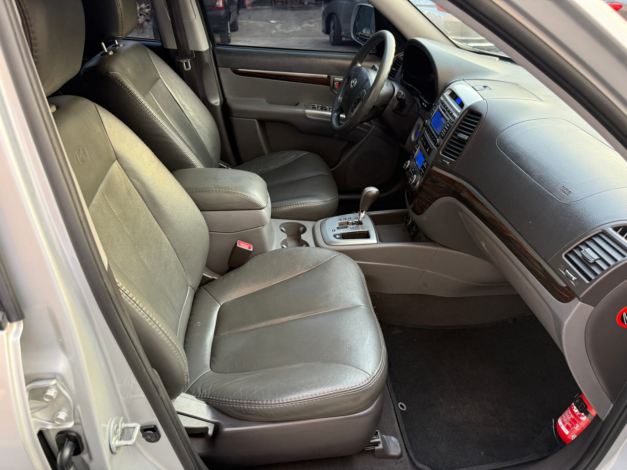 Hyundai Santa Fe 2.4 Automática – 2011/2012 Prata – 120.000 km