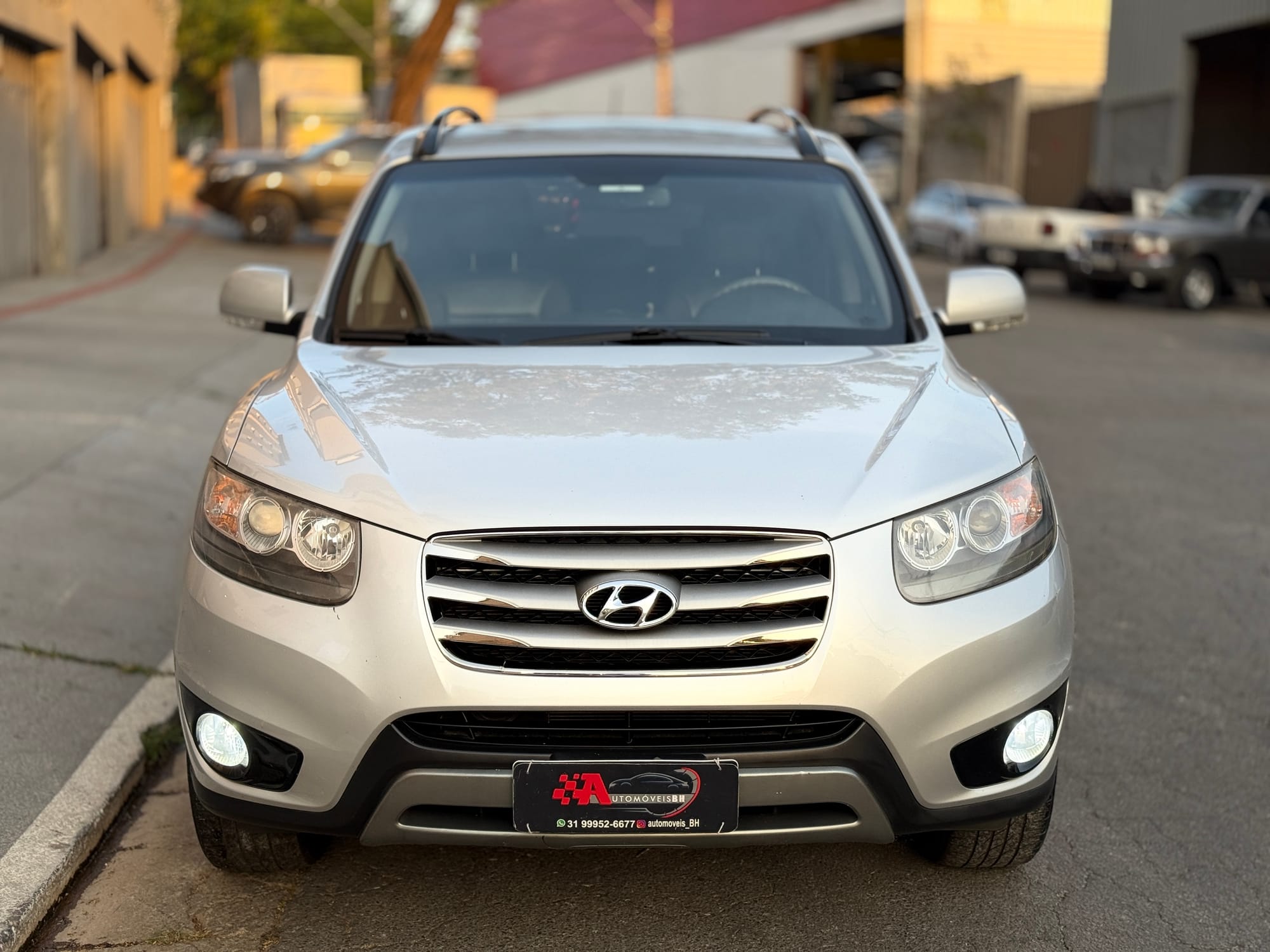 Hyundai Santa Fe 2.4 Automática – 2011/2012 Prata – 120.000 km