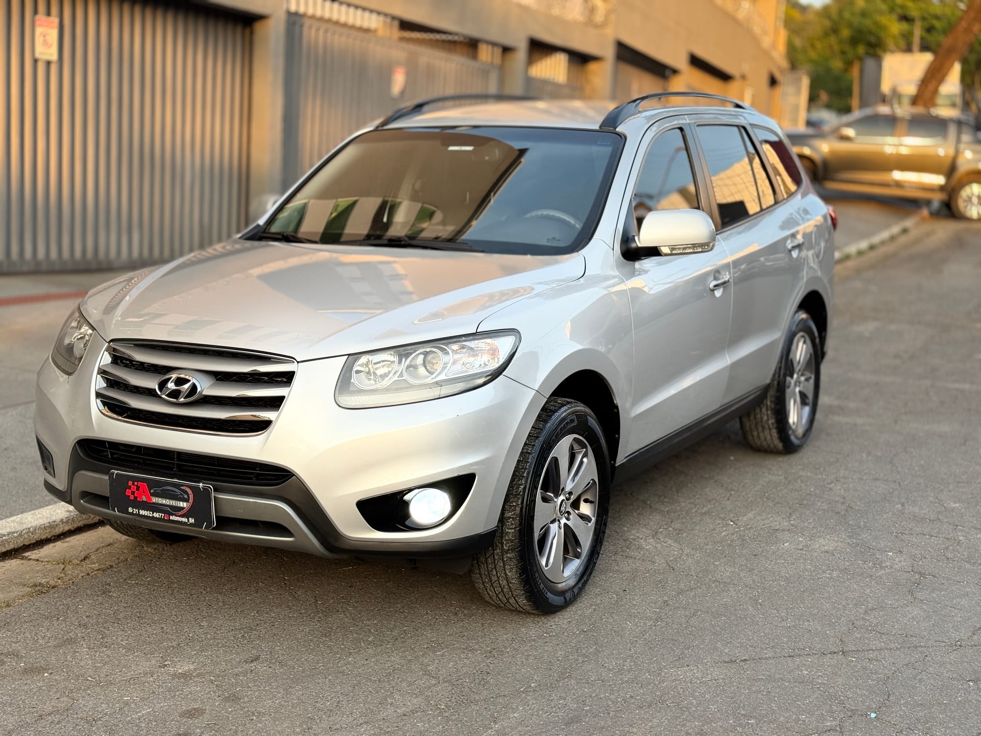 Hyundai Santa Fe 2.4 Automática – 2011/2012 Prata – 120.000 km