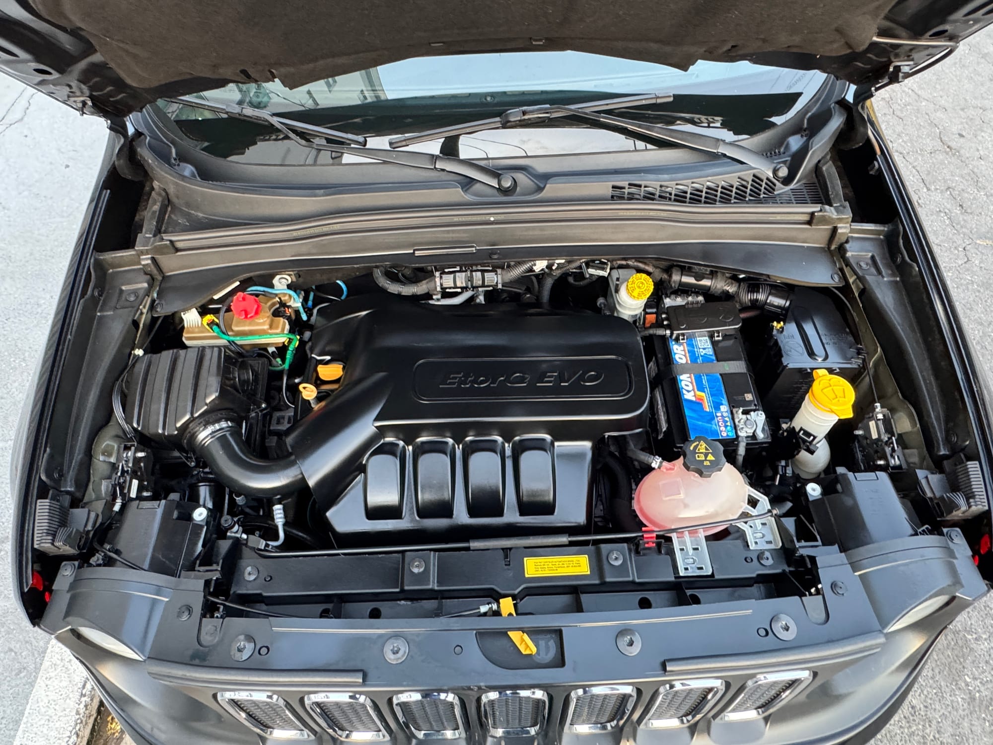 Jeep Renegade Longitude 1.8 4x2 Flex Automático 2015/2016 100.000 km | Cor preto | Oportunidade única