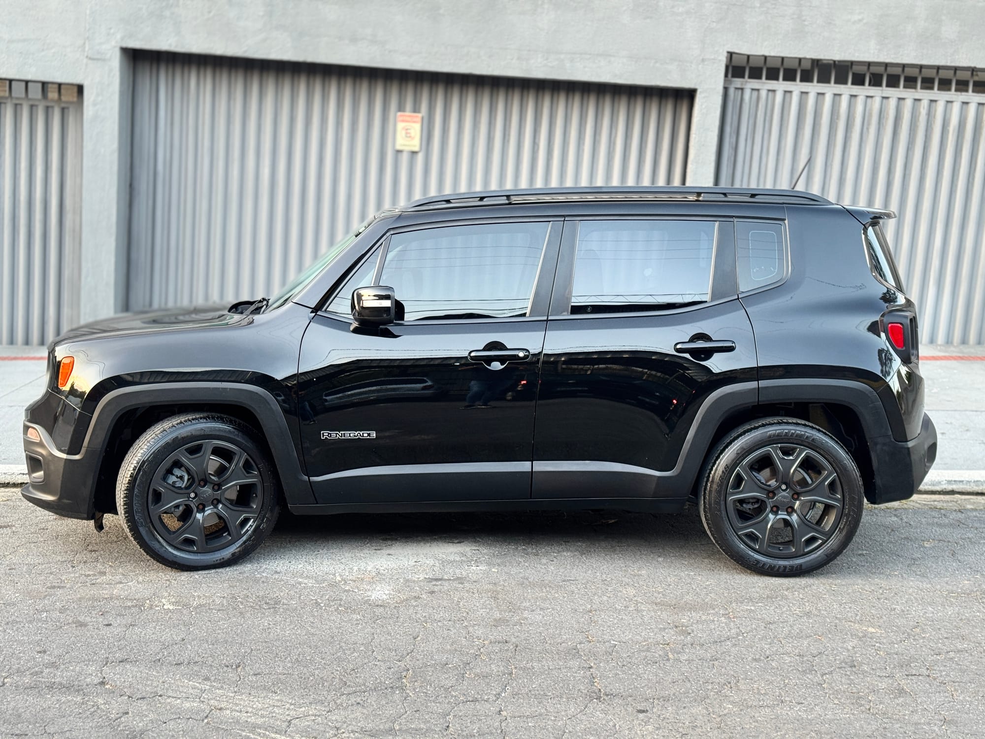 Jeep Renegade Longitude 1.8 4x2 Flex Automático 2015/2016 100.000 km | Cor preto | Oportunidade única