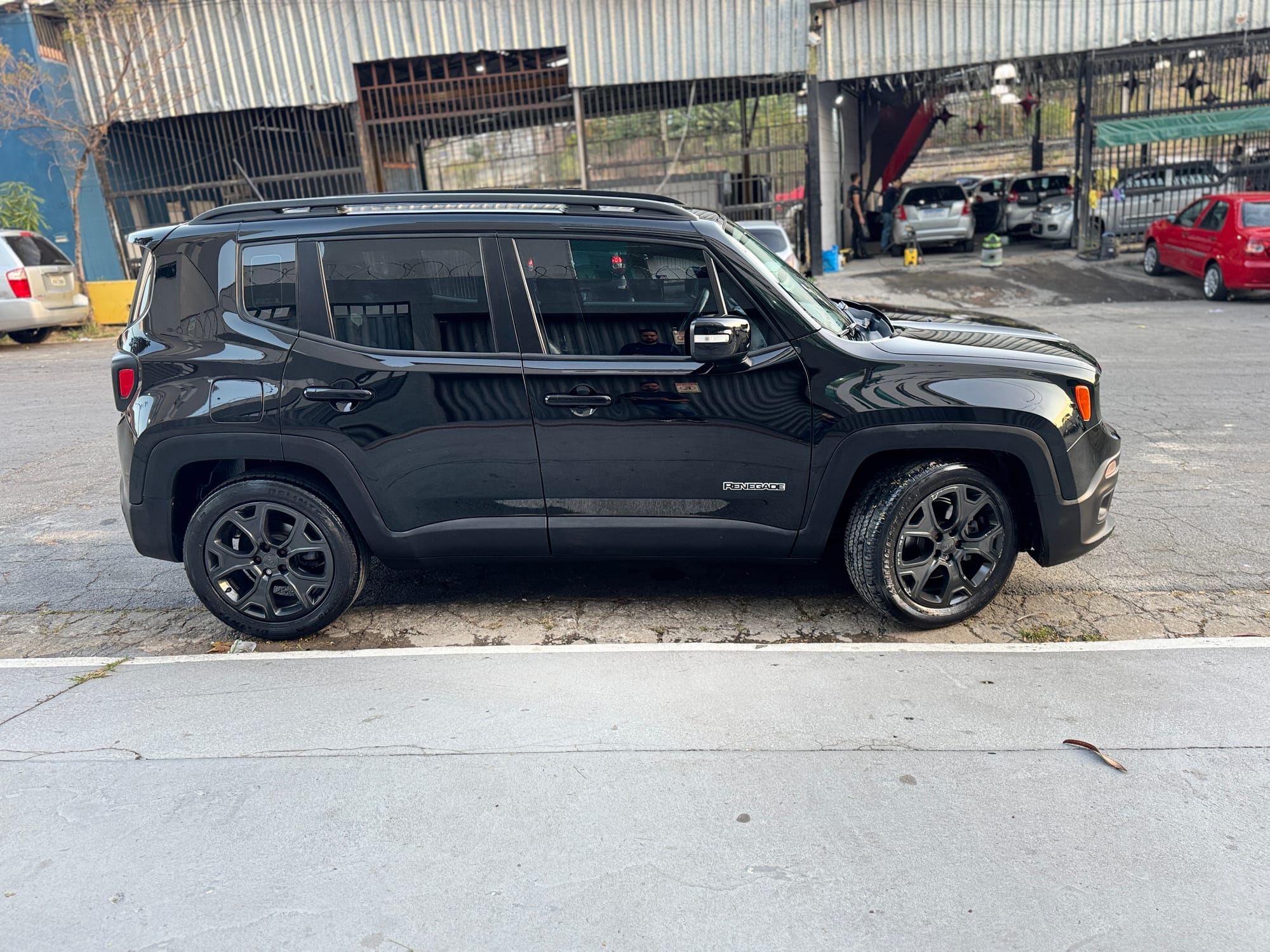 Jeep Renegade Longitude 1.8 4x2 Flex Automático 2015/2016 100.000 km | Cor preto | Oportunidade única