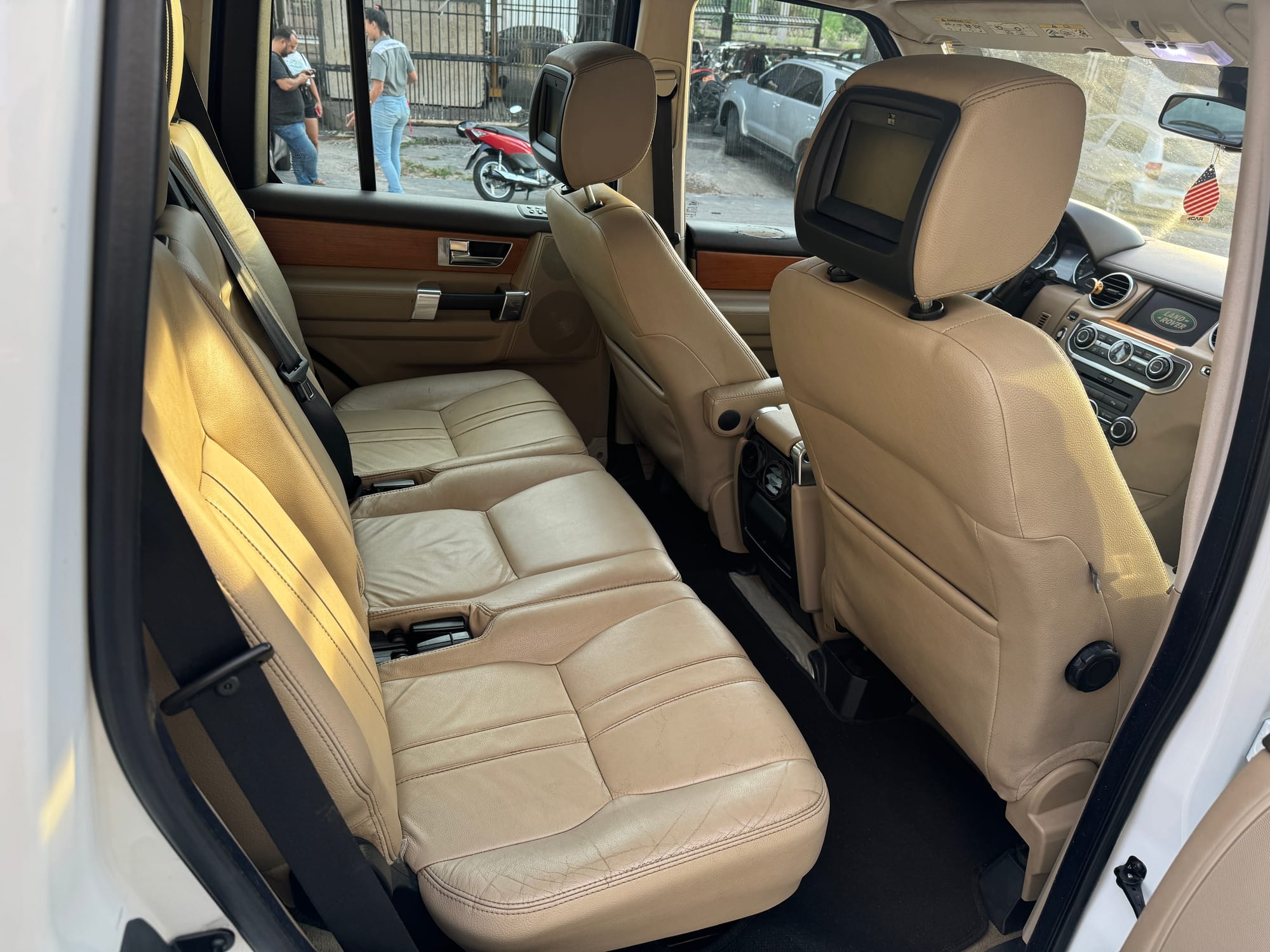 Land Rover Discovery 4 HSE 3.0 SDV6 4x4 Diesel Automática 2011 – Luxo, Potência e Robustez!