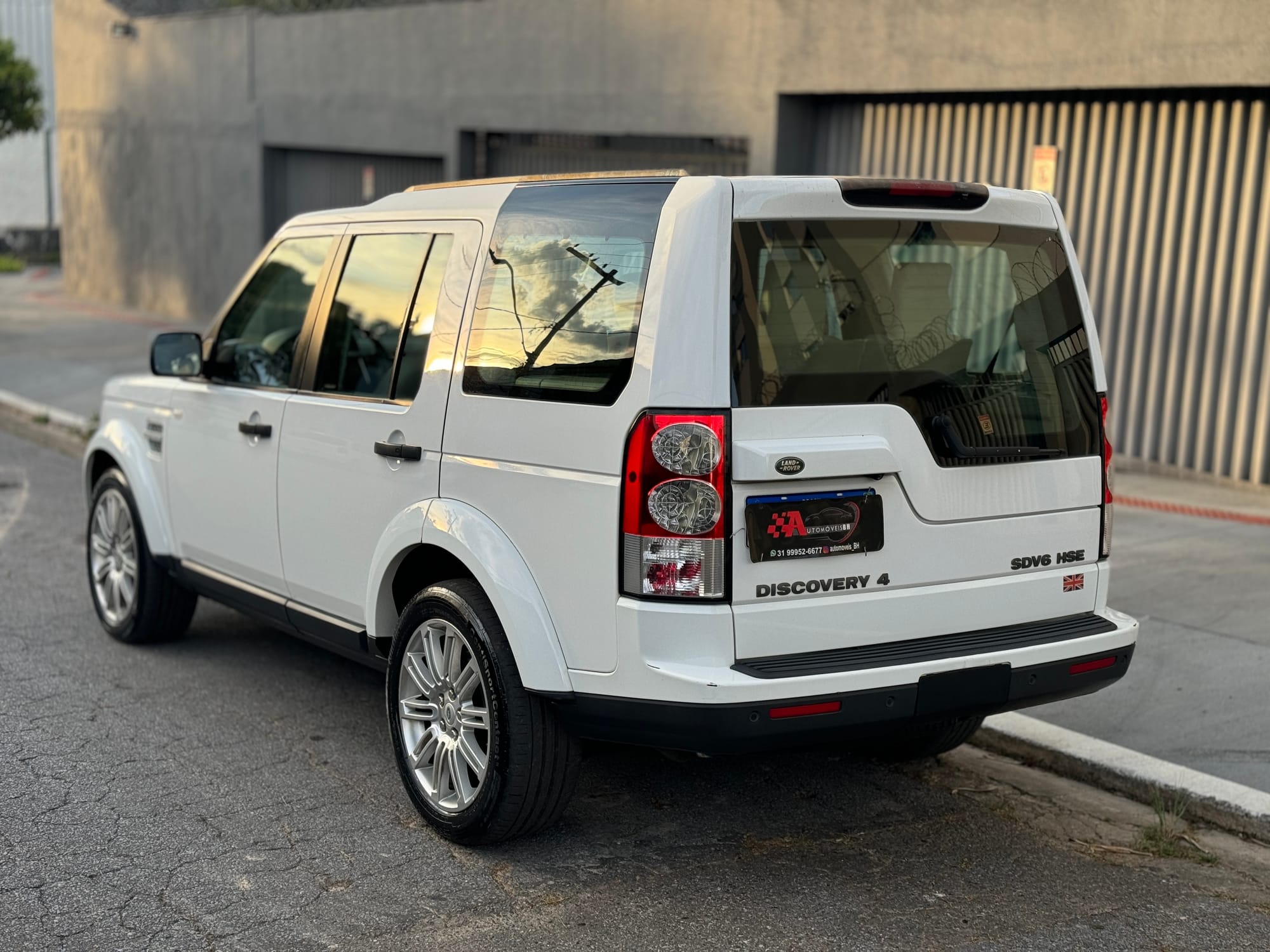 Land Rover Discovery 4 HSE 3.0 SDV6 4x4 Diesel Automática 2011 – Luxo, Potência e Robustez!