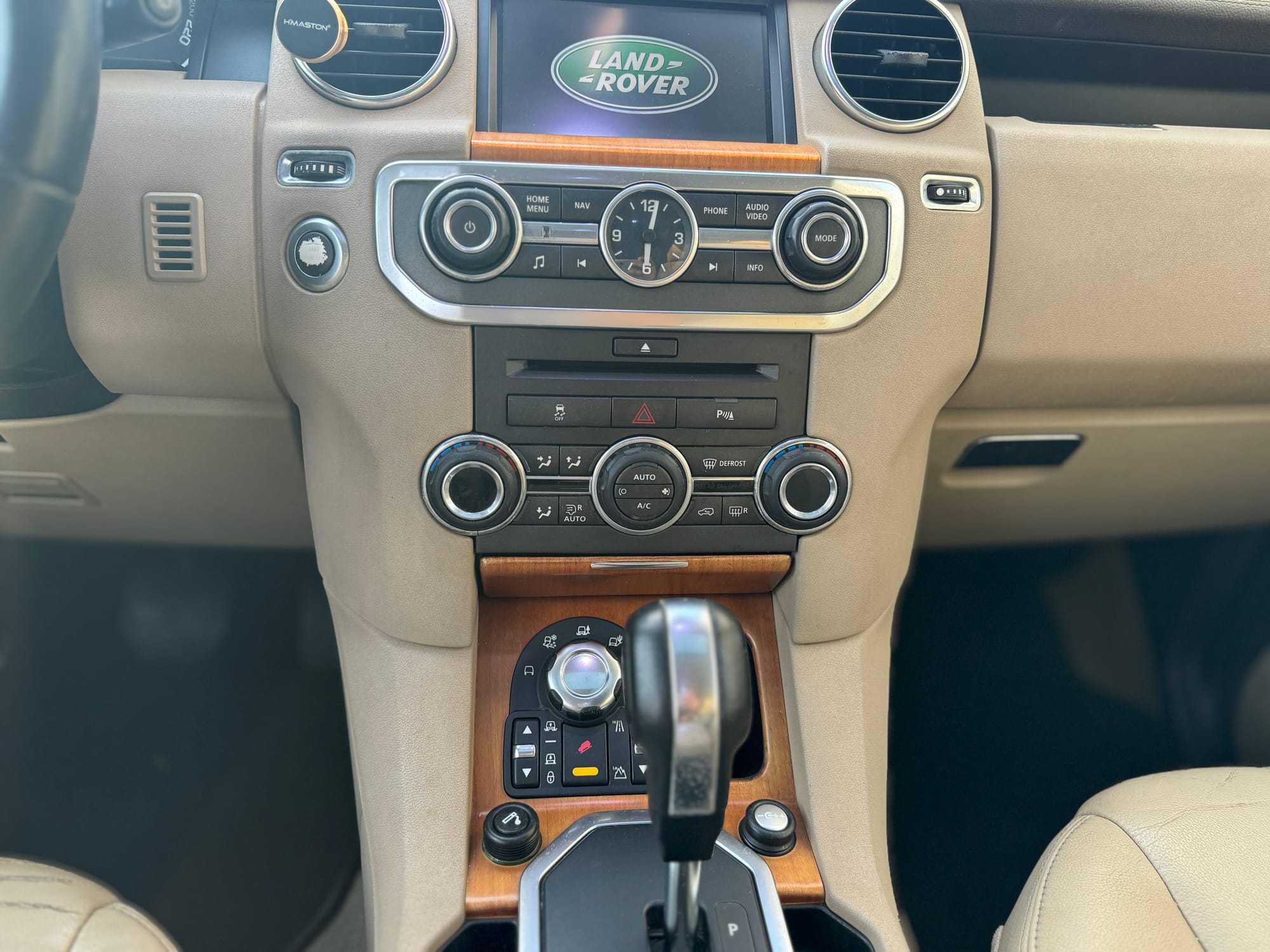 Land Rover Discovery 4 HSE 3.0 SDV6 4x4 Diesel Automática 2011 – Luxo, Potência e Robustez!