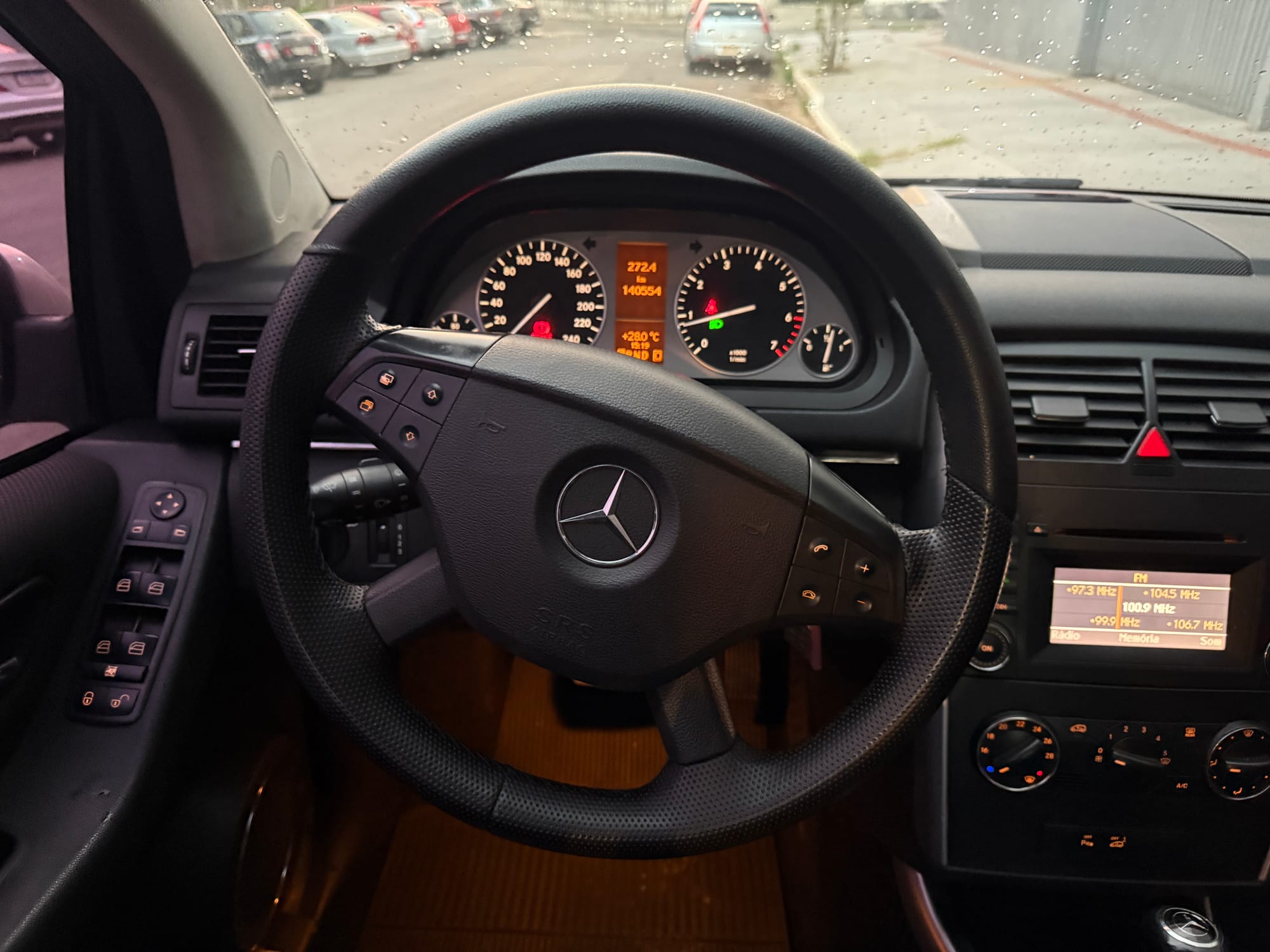 Mercedes-Benz B180 Automático 2010/2010 – 130.000 km