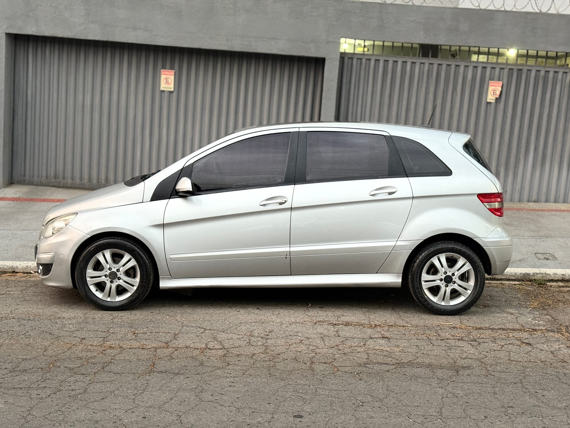 Mercedes-Benz B180 Automático 2010/2010 – 130.000 km
