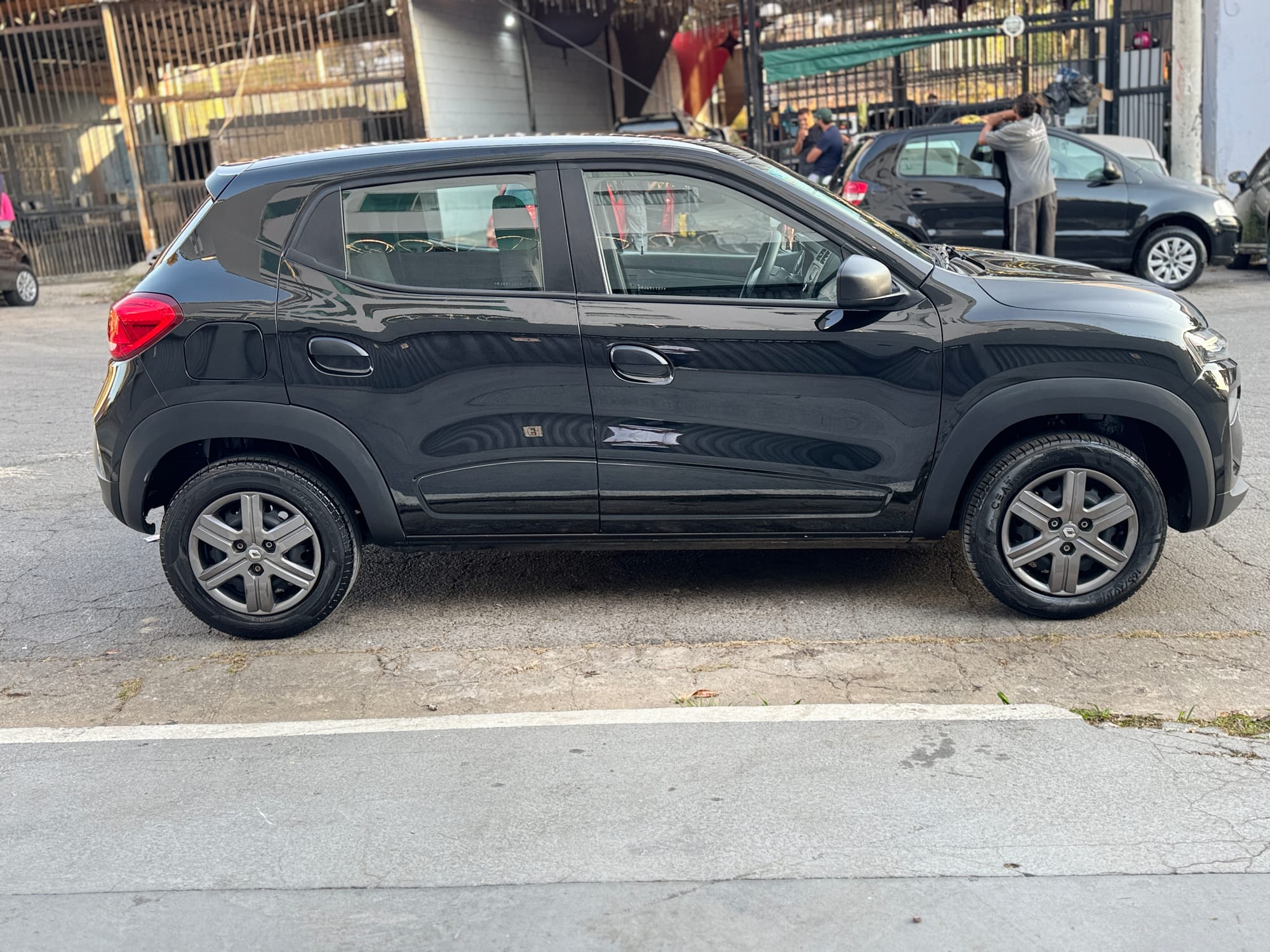 Renault Kwid Zen 1.0 Flex 2023/2024 Abaixo da Tabela FIPE – Oportunidade Imperdível!