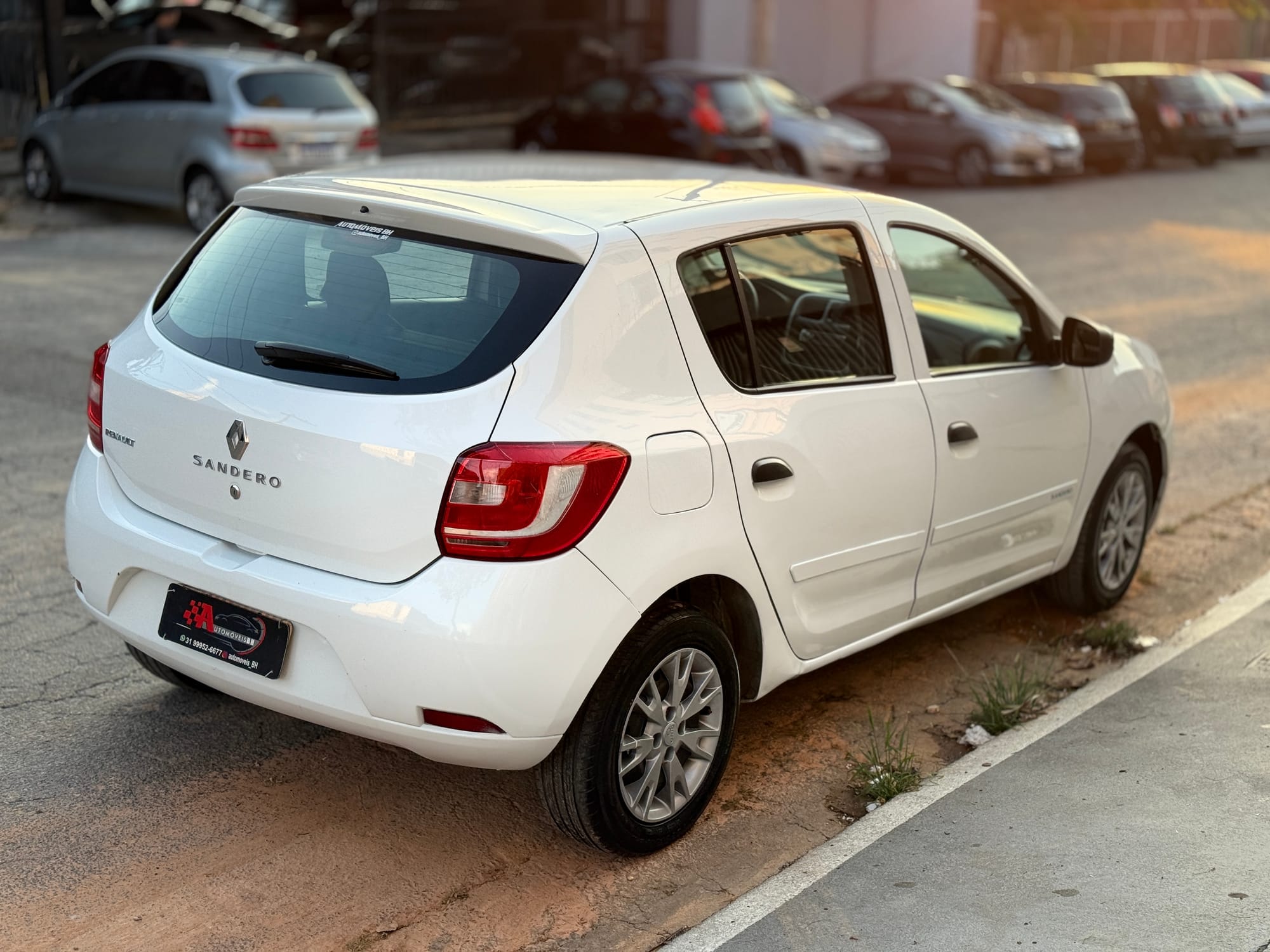 Renault Sandero Authentique 1.0 2015/2016 – Branco