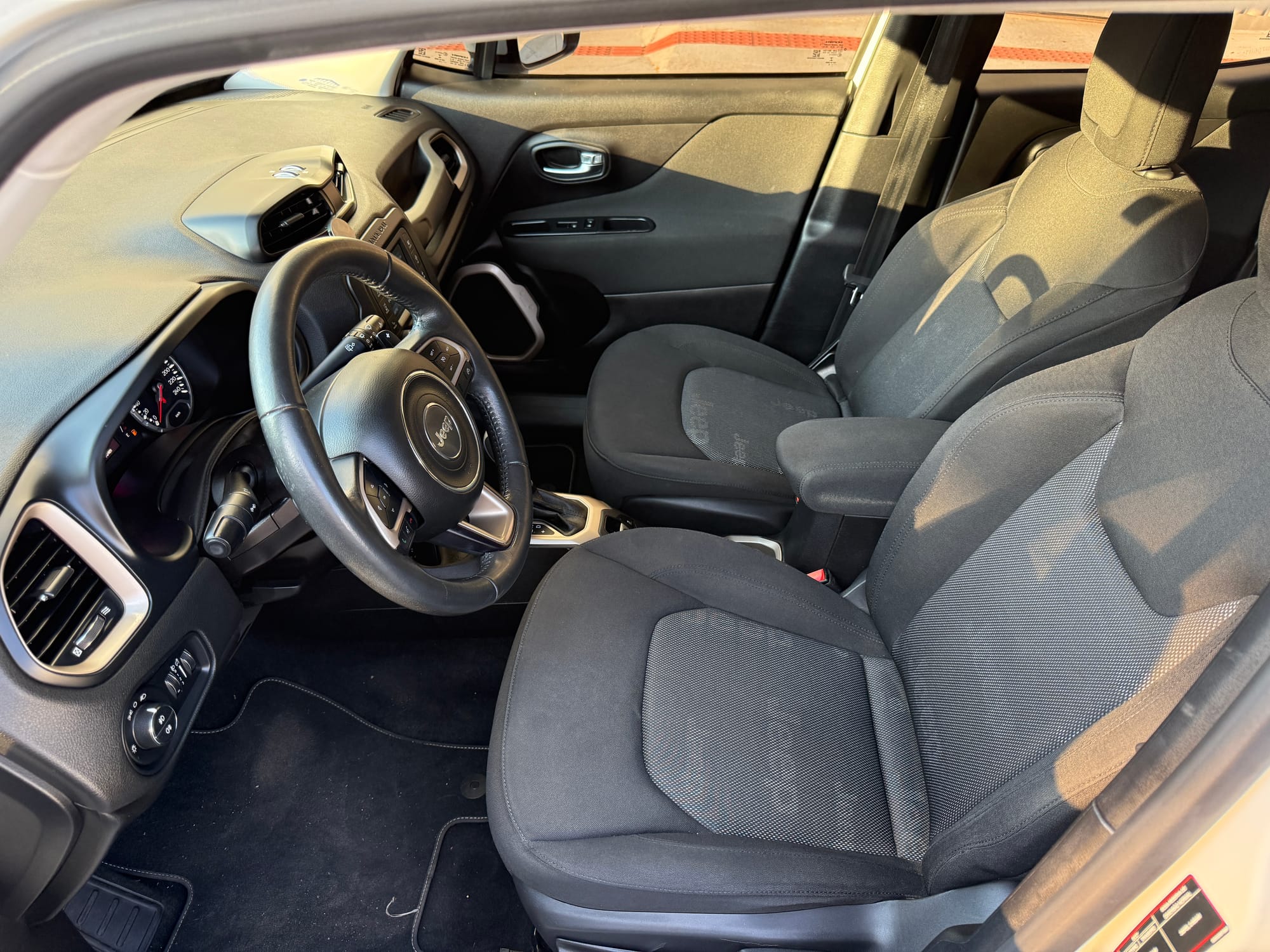 Jeep Renegade Longitude 1.8 Flex Automático - 2016/2016 - Única dona!