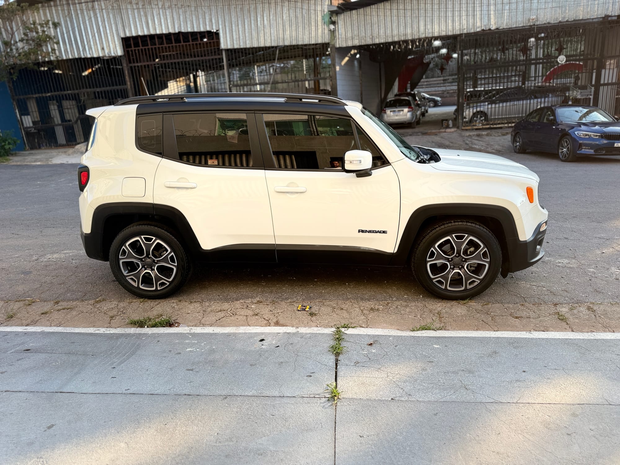Jeep Renegade Longitude 1.8 Flex Automático - 2016/2016 - Única dona!