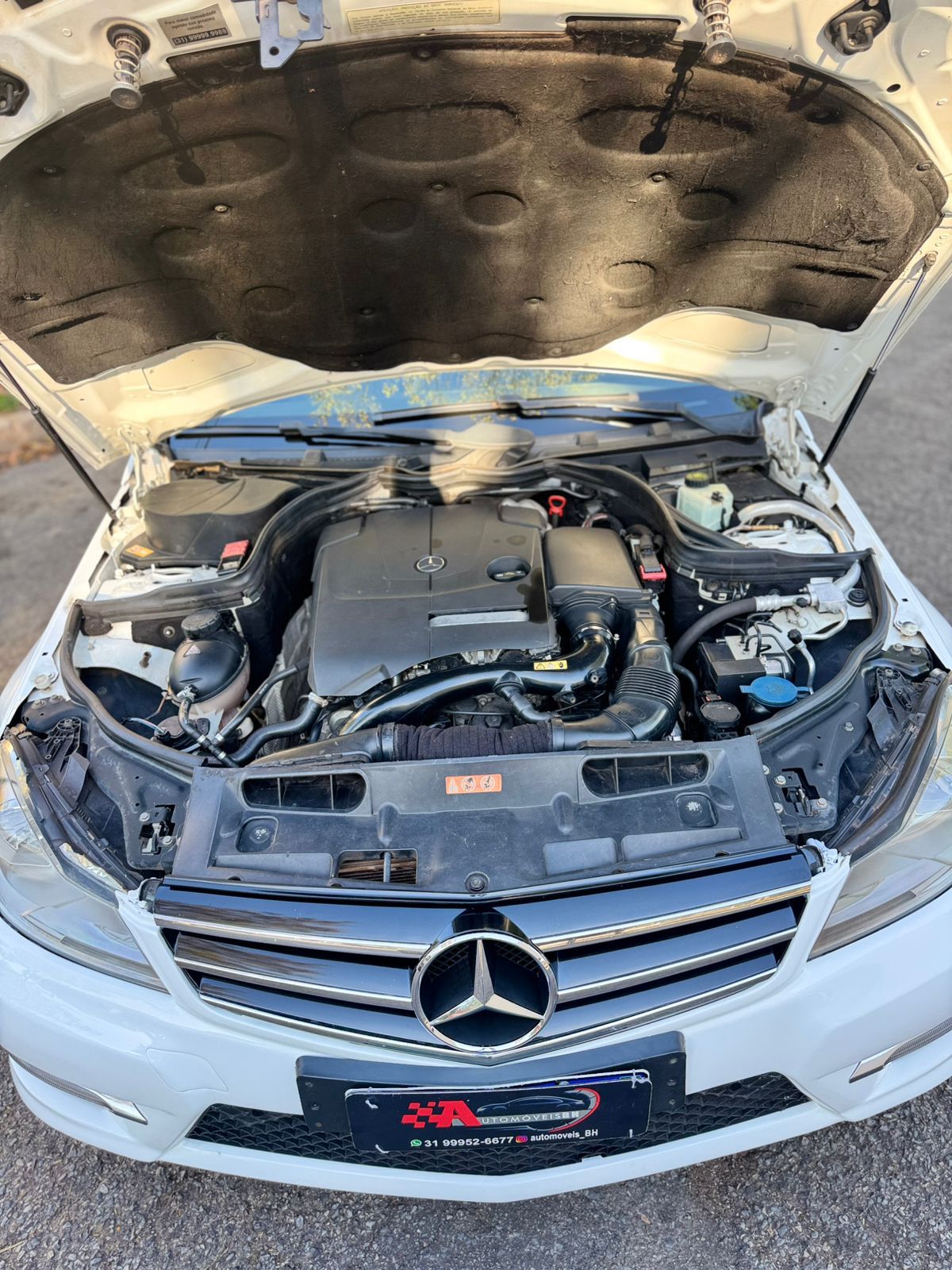 Mercedes-Benz C180 1.6 Sport Turbo | Automática | 2013/2014 | Branca | 116.000 km | Abaixo da FIPE