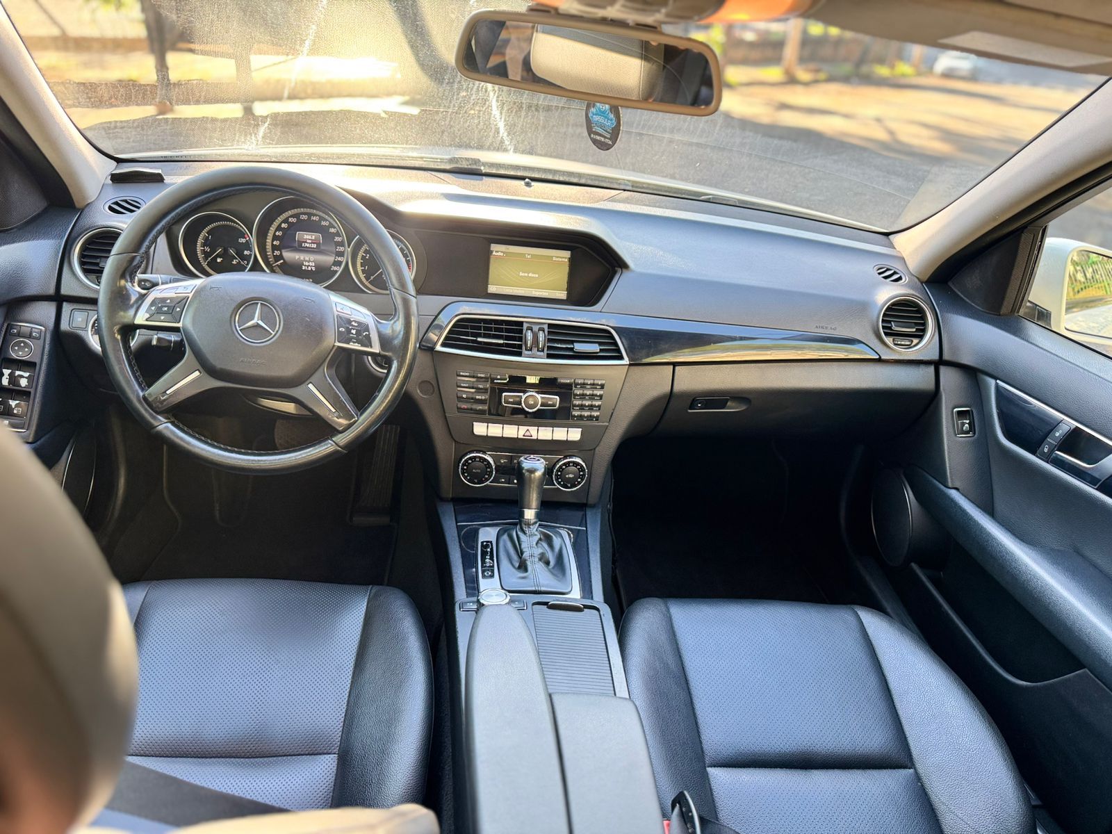 Mercedes-Benz C180 1.6 Sport Turbo | Automática | 2013/2014 | Branca | 116.000 km | Abaixo da FIPE