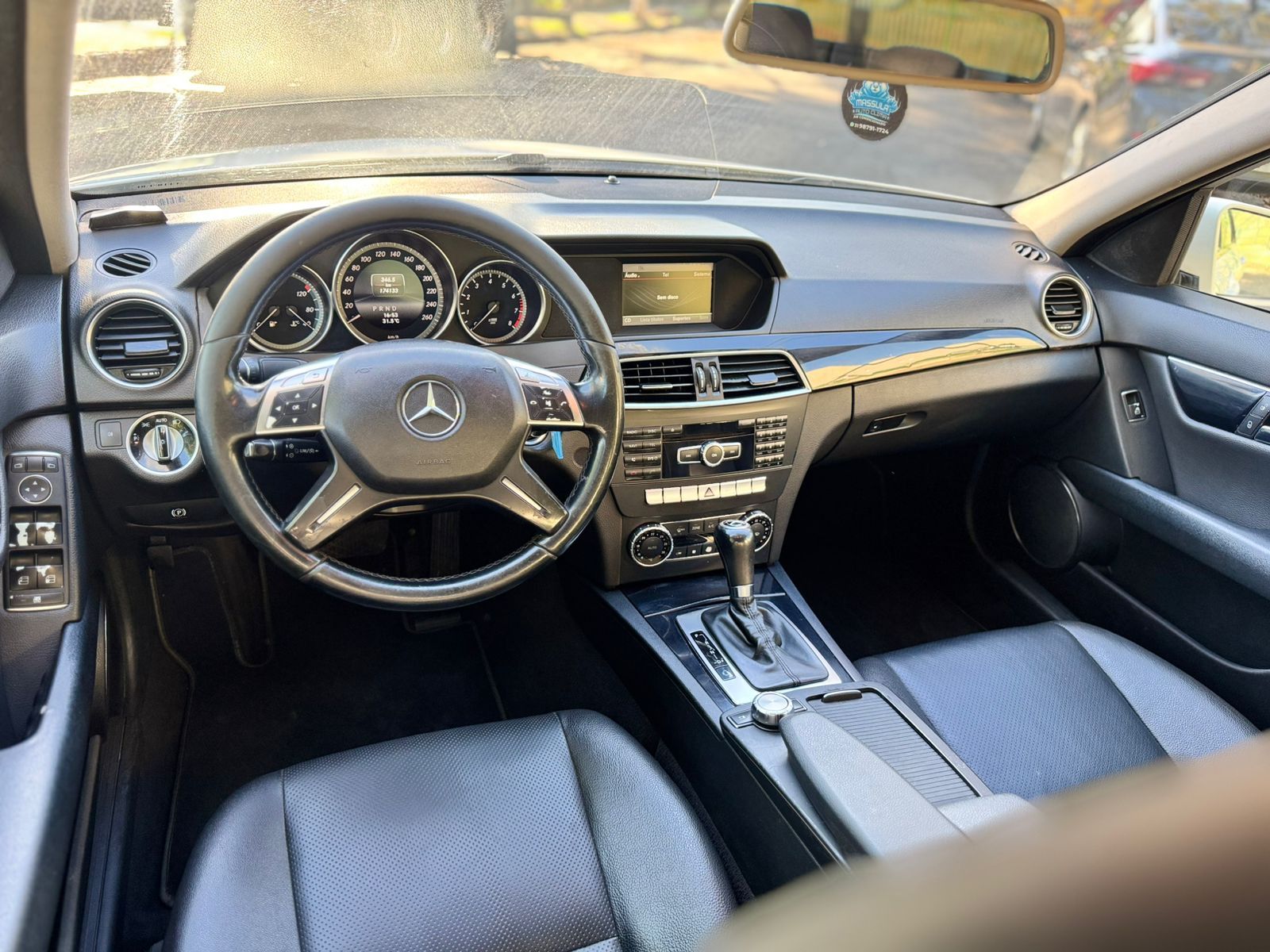 Mercedes-Benz C180 1.6 Sport Turbo | Automática | 2013/2014 | Branca | 116.000 km | Abaixo da FIPE