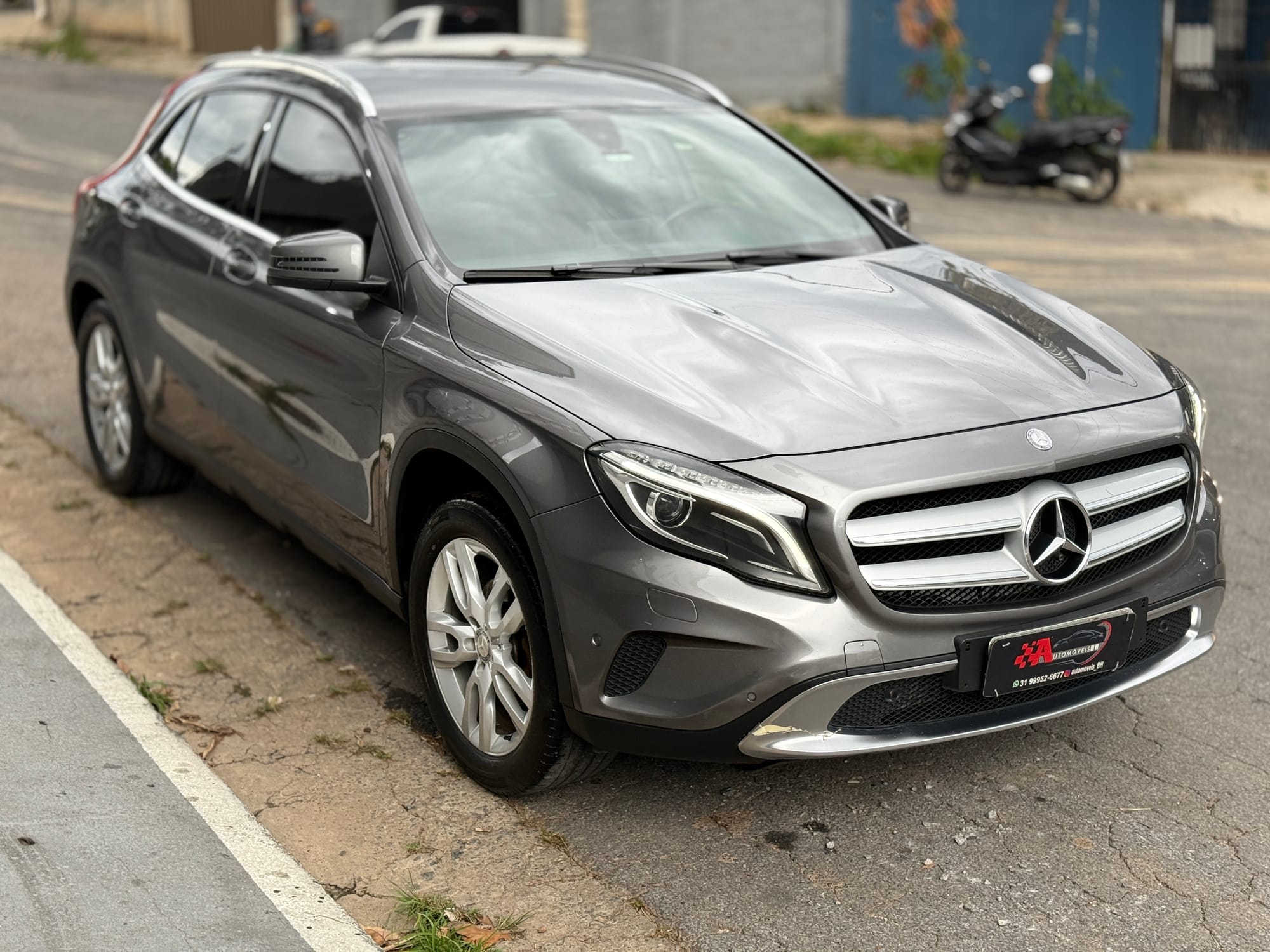 Mercedes-Benz GLA 200 1.6 Advance – Automática – Cinza 94.000 km | Estado de zero | BH Abaixo da FIPE!