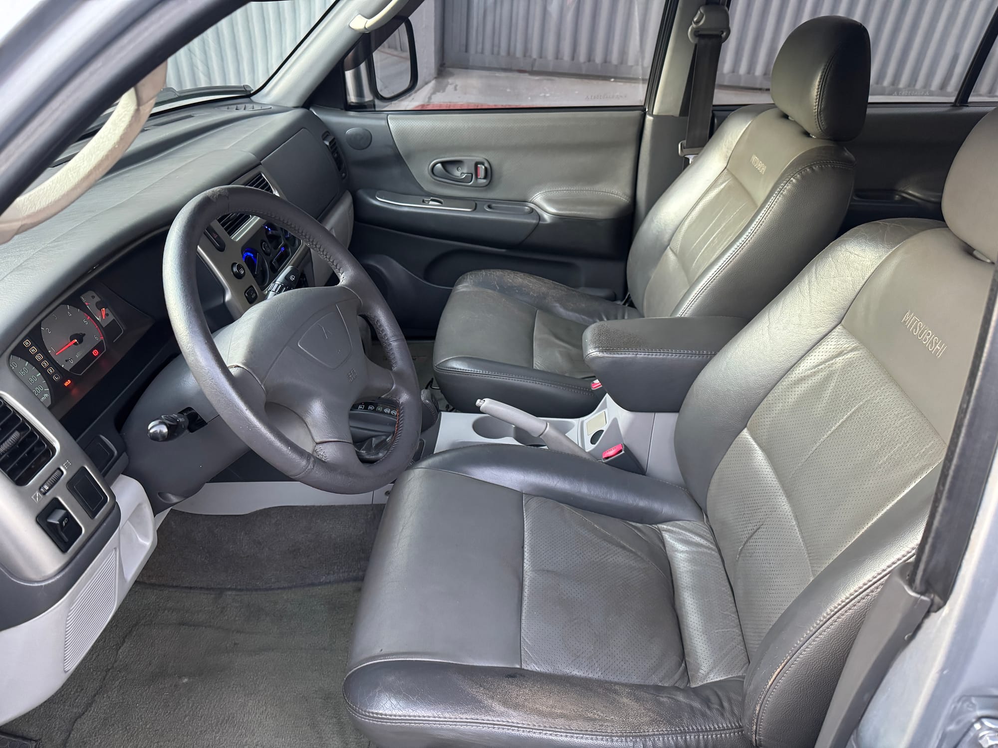 PAJERO SPORT 2.8 HPE 4X4 TURBO DIESEL AUTOMÁTICO – 2005/2005