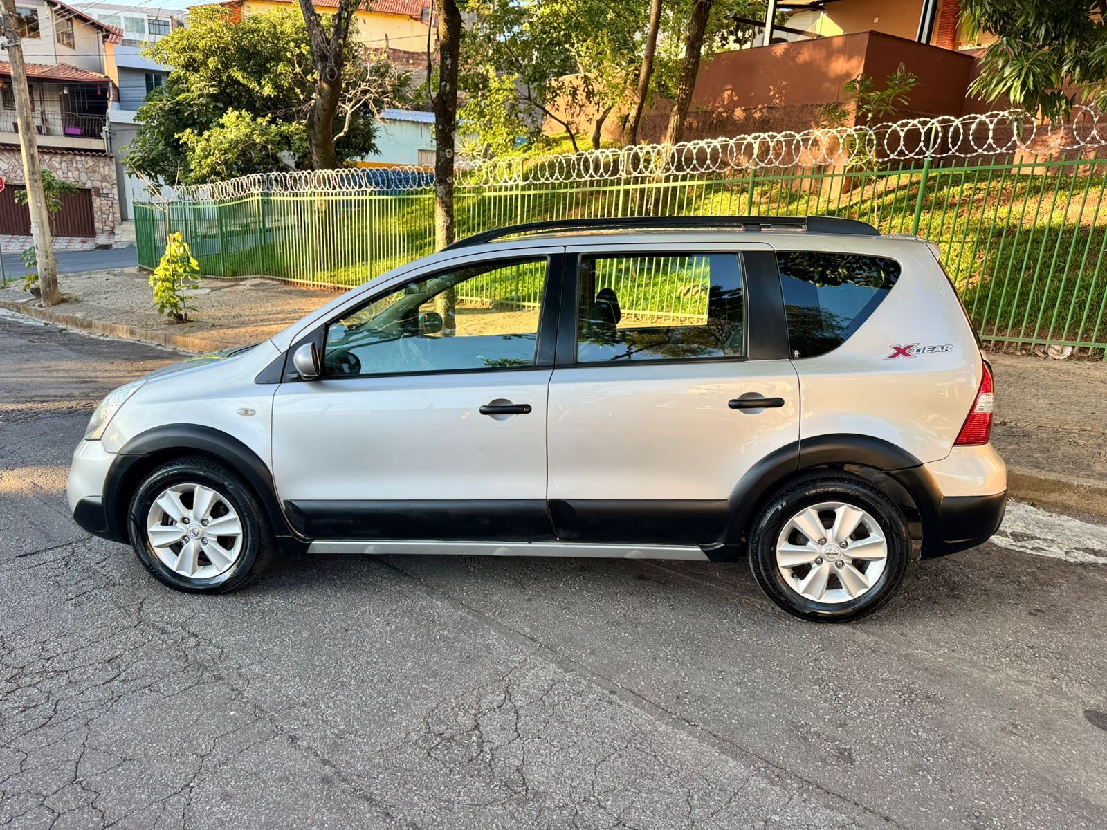 Nissan Livina 1.6 SL X-Gear 16V Manual – 2011/2012