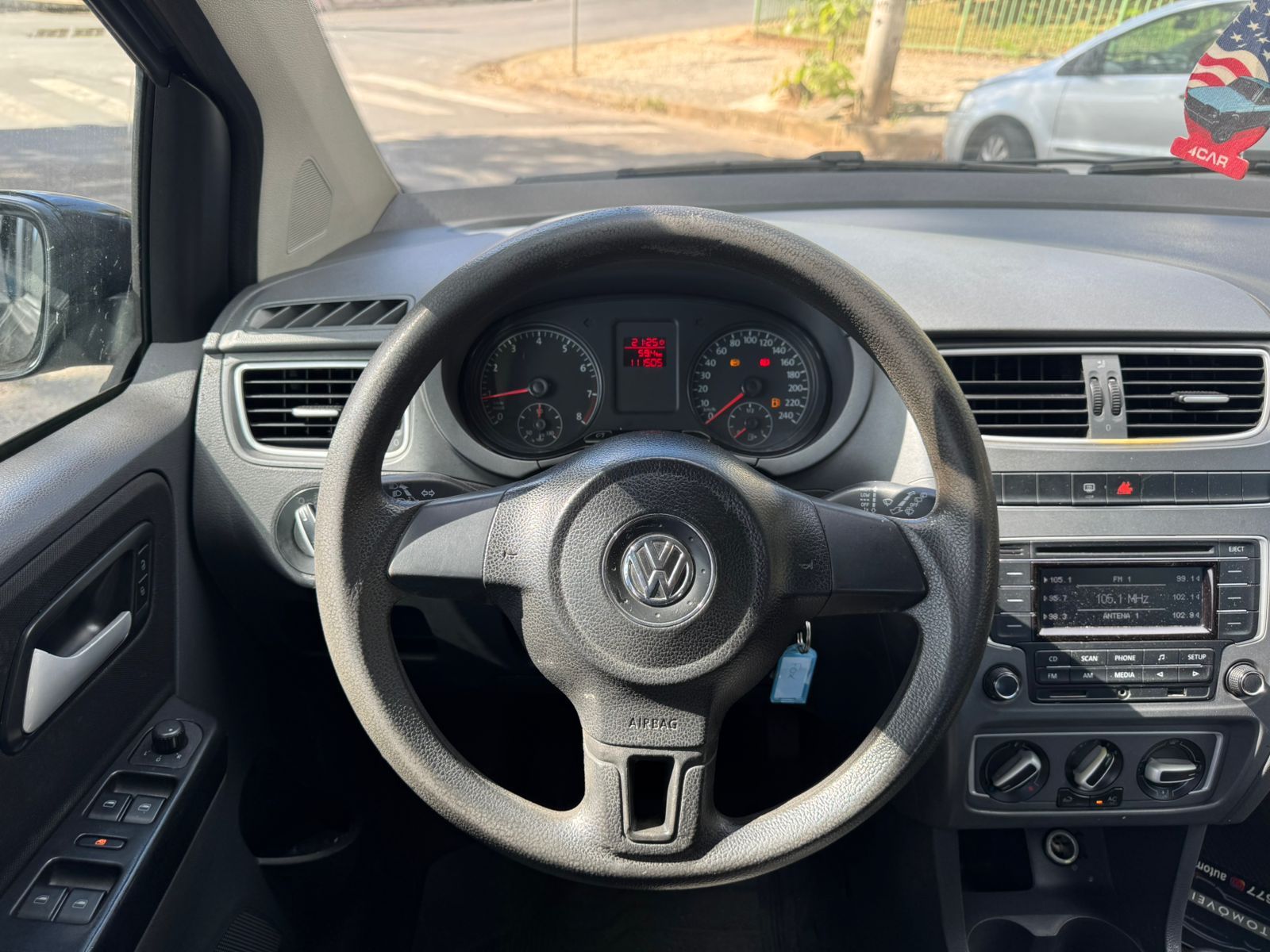 Volkswagen Fox 1.6 Manual 2013/2014 – Preto – Flex 