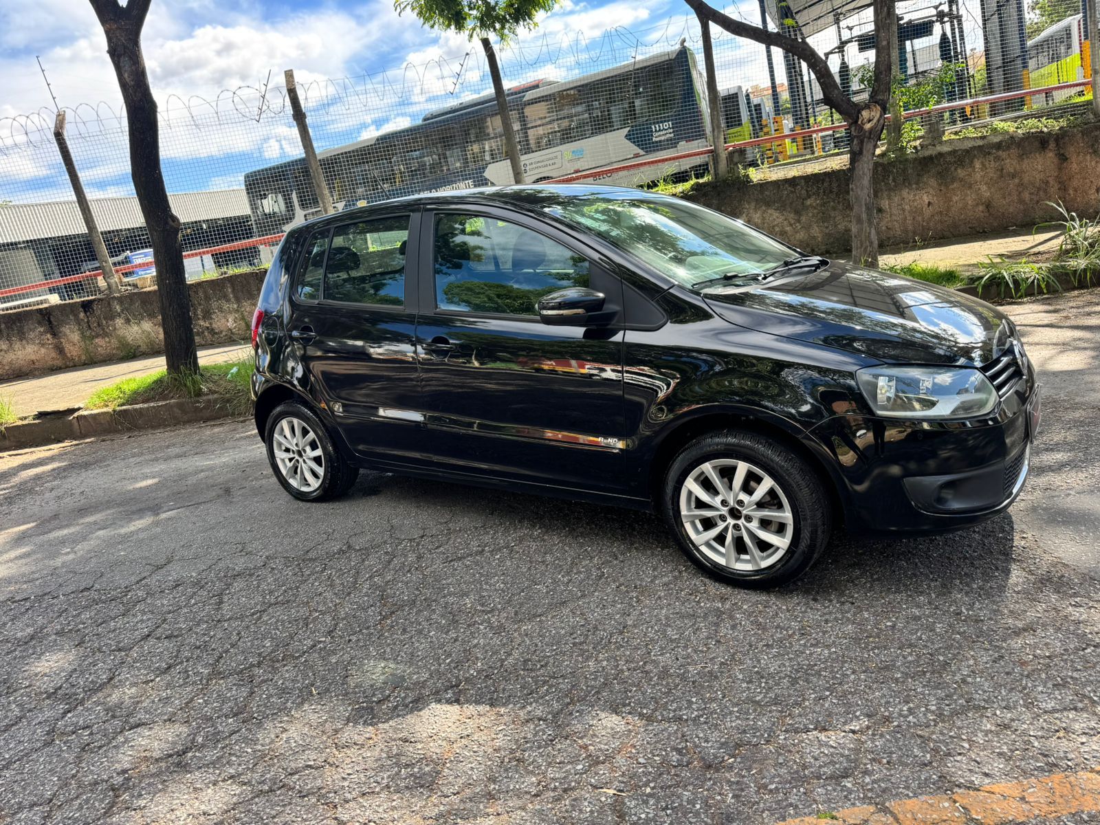 Volkswagen Fox 1.6 Manual 2013/2014 – Preto – Flex 
